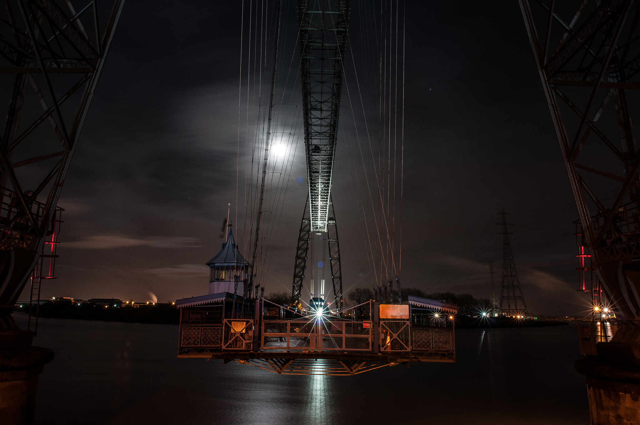 Nikon D90 + Nikon AF Nikkor 14mm F2.8D ED sample photo. The transporter bridge photography