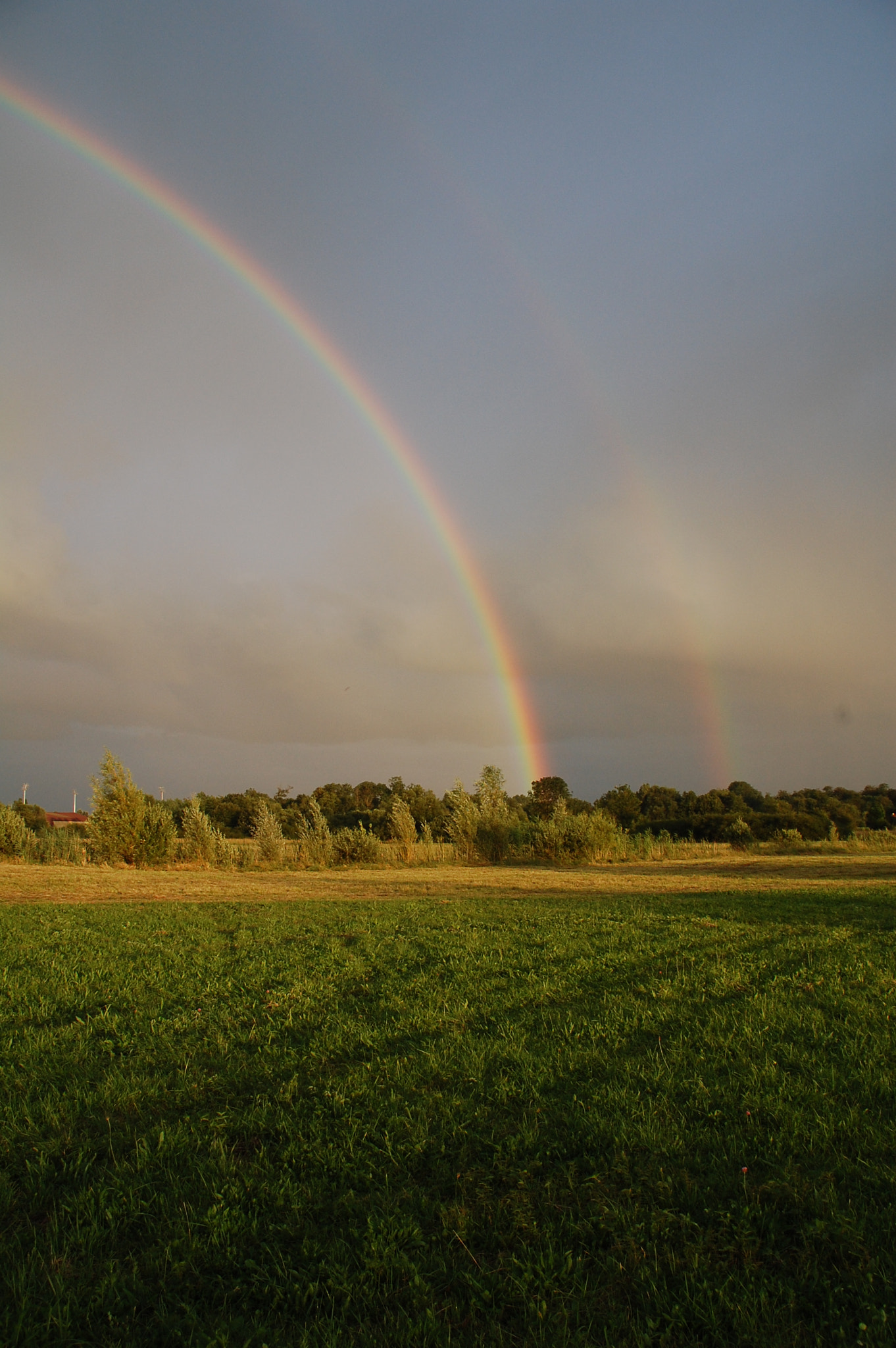 Nikon D40 + Sigma 18-200mm F3.5-6.3 DC sample photo. Two rainbows photography