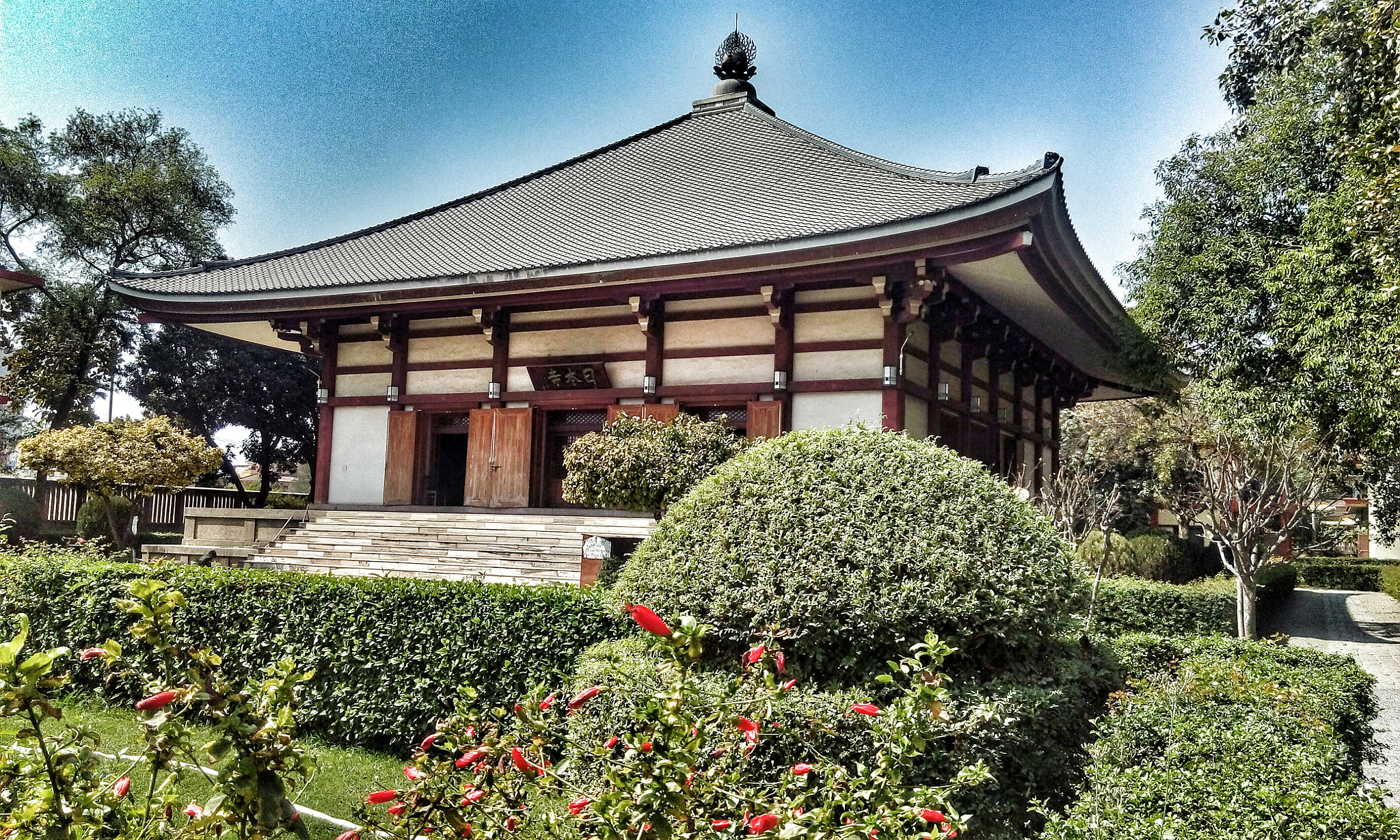 HTC DESIRE 626G+ DUAL SIM sample photo. Buddhist temple  photography