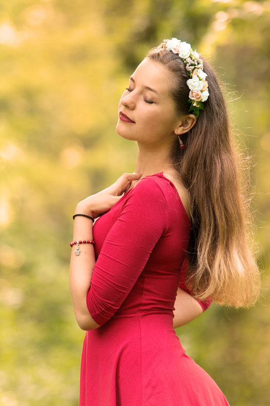 Sigma 70-200mm F2.8 EX DG OS HSM sample photo. Girl with flowers in her hair photography