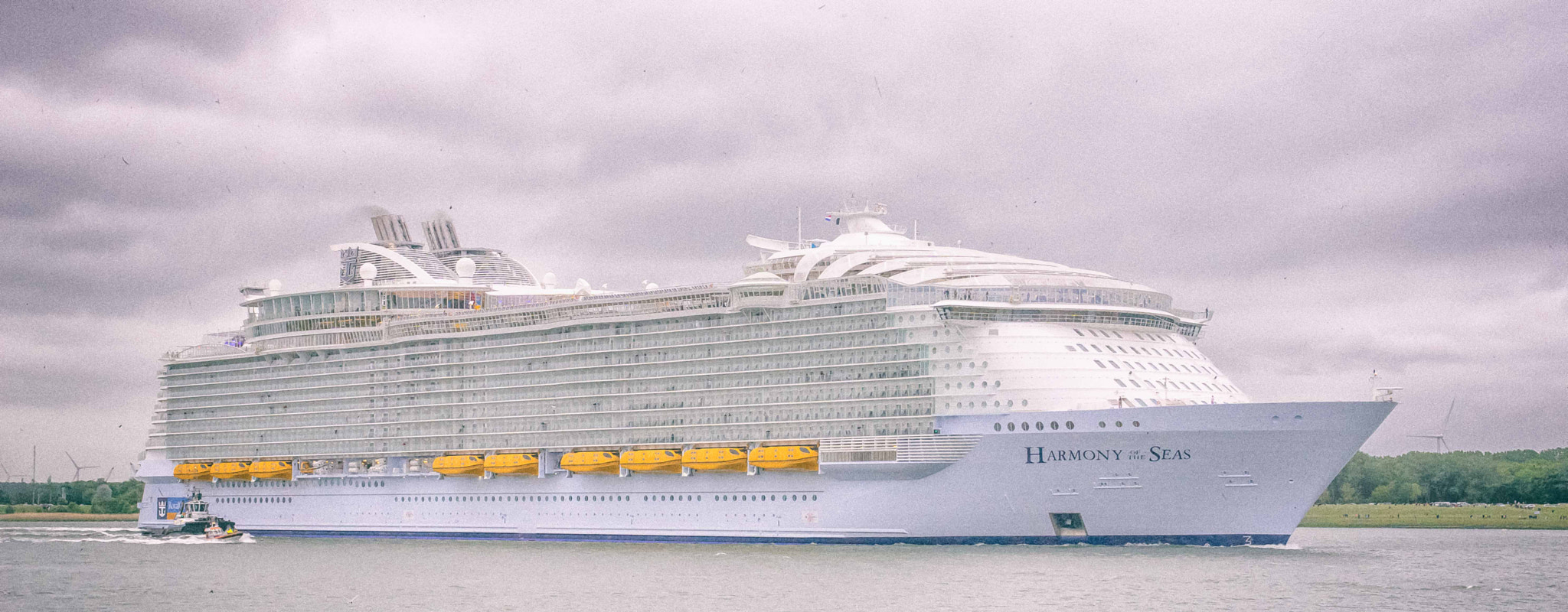 Sigma 17-70mm F2.8-4 DC Macro HSM sample photo. Harmony of the seas photography