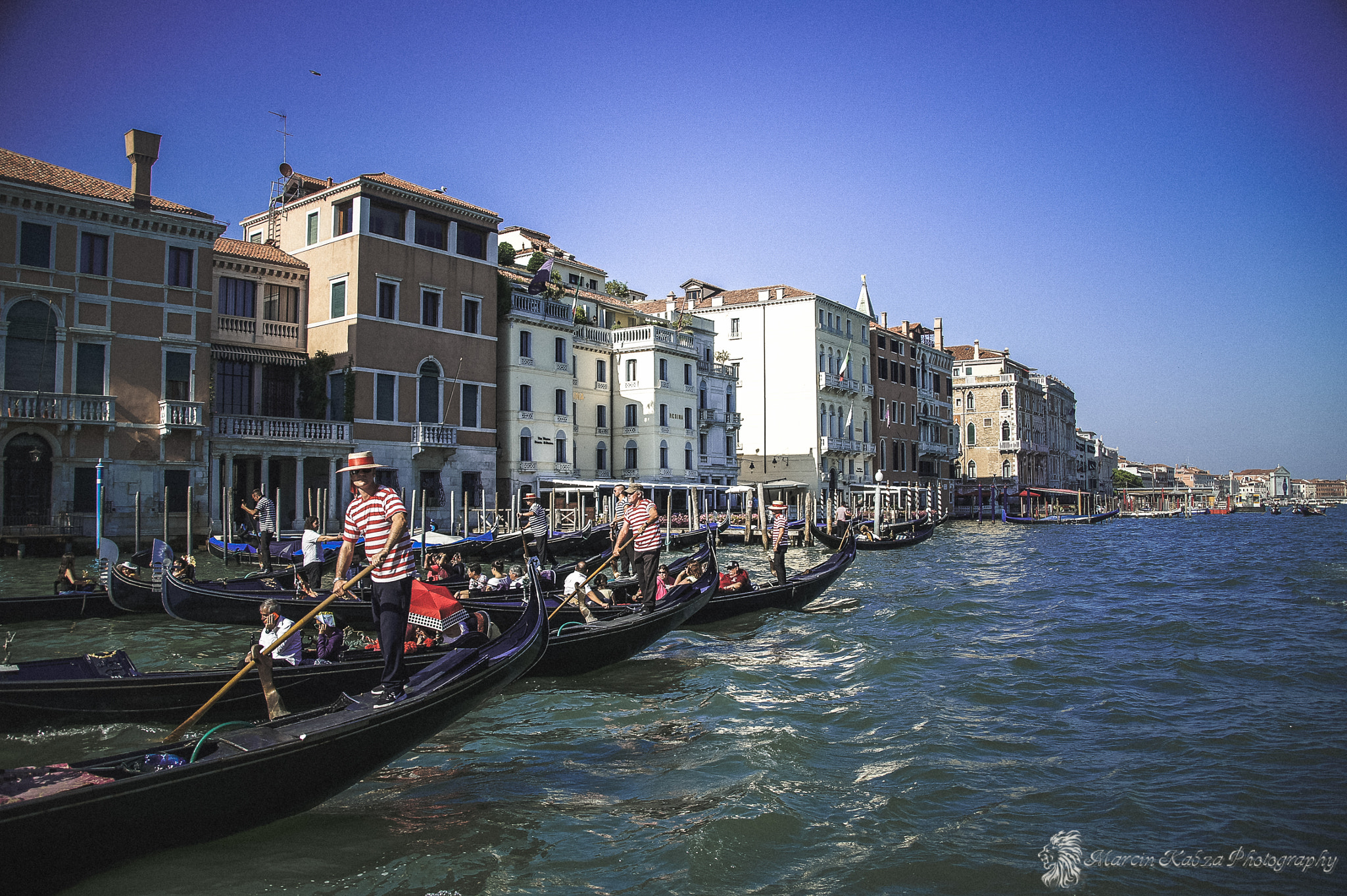 DT 18-270mm F3.5-6.3 SSM sample photo. Canal grande photography