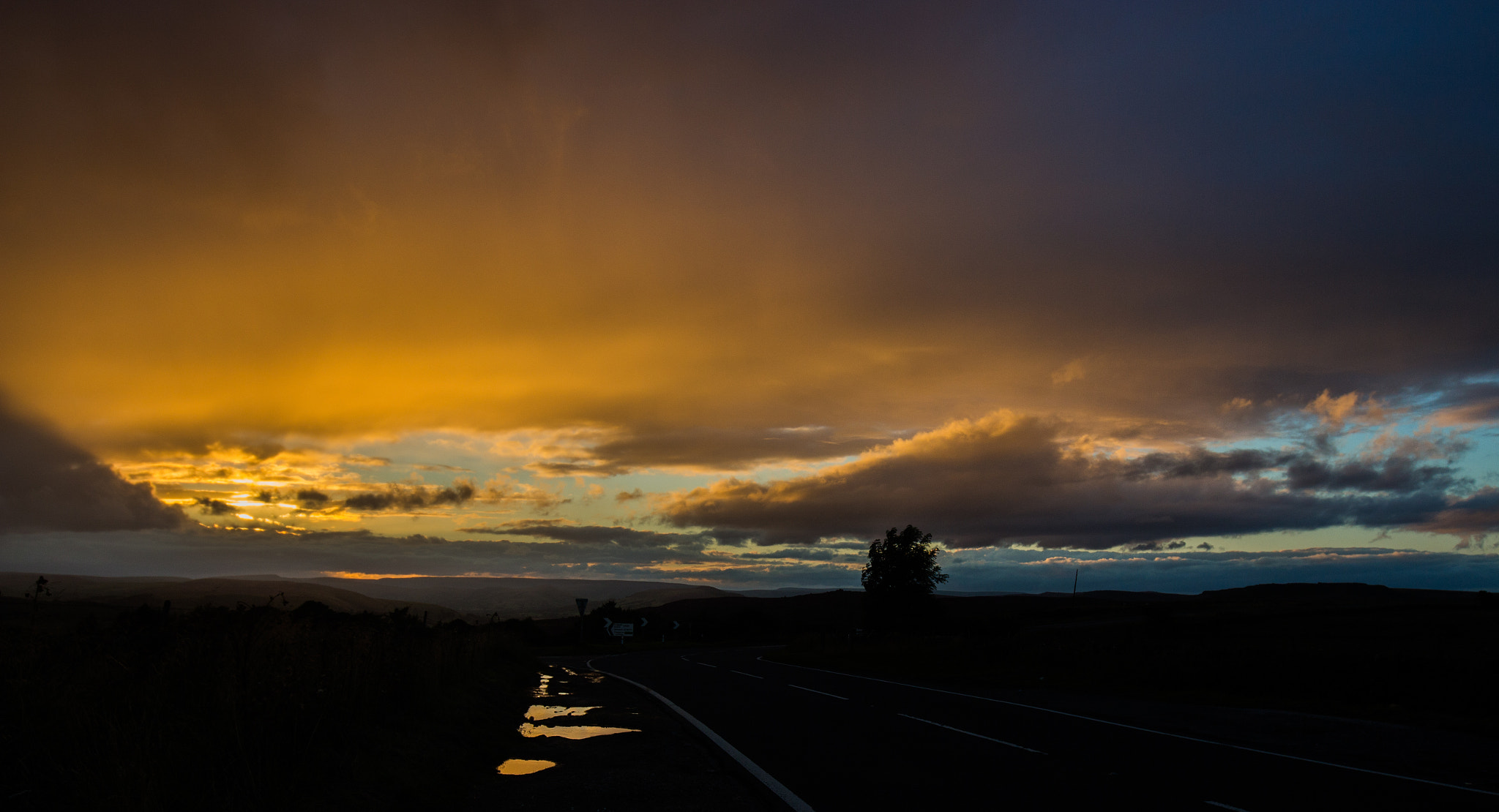 Canon EOS 700D (EOS Rebel T5i / EOS Kiss X7i) + Canon EF 16-35mm F4L IS USM sample photo. Sunset photography