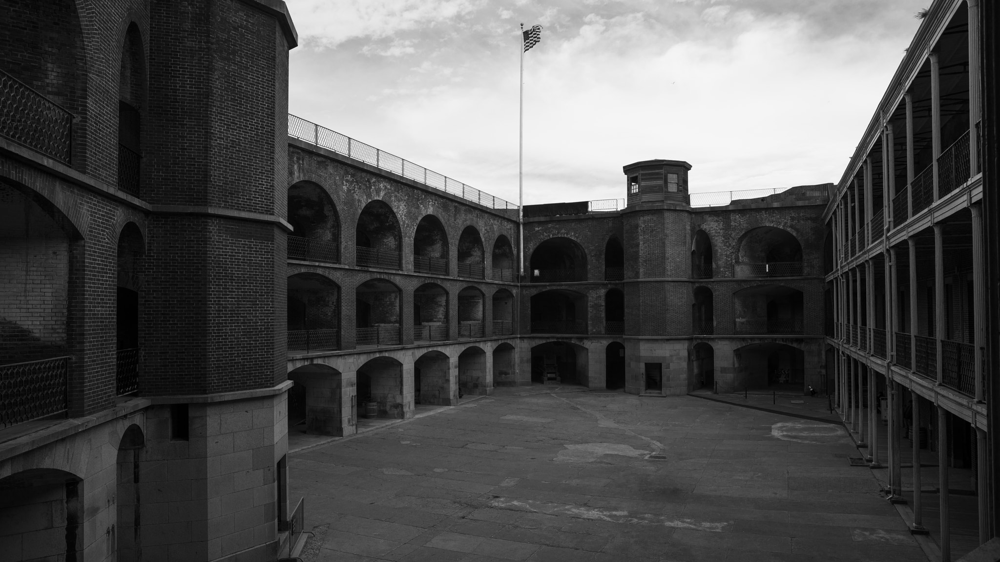 Nikon D800 + Nikon AF Nikkor 24mm F2.8D sample photo. Fort point photography