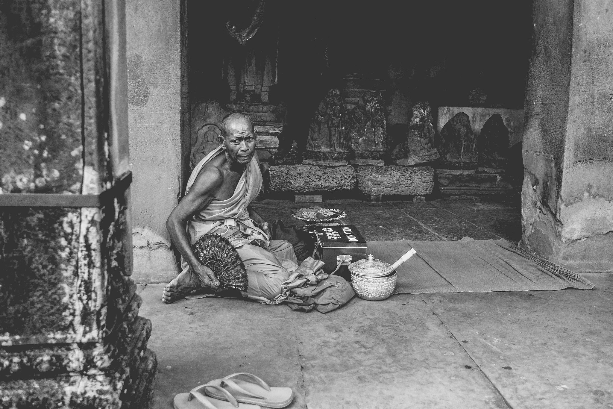 Sony a7 + Sony 28mm F2.8 sample photo. Old monk of the angkor wat temples photography