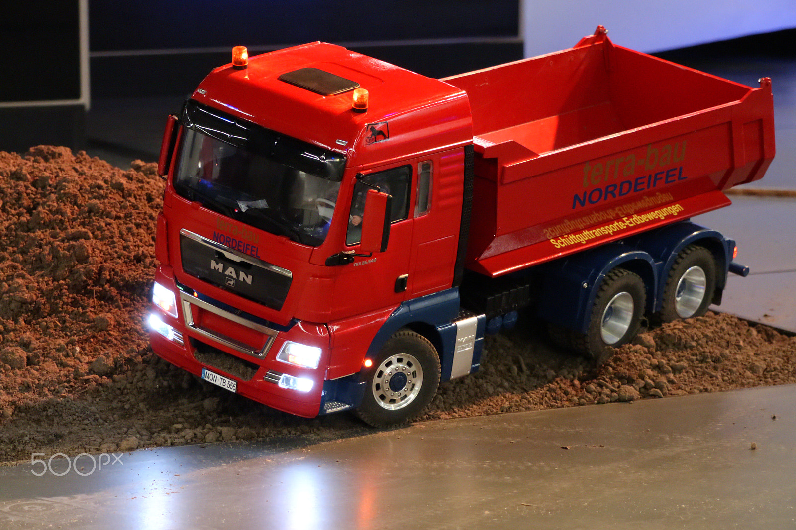 Canon XC10 sample photo. Rc man truck photography