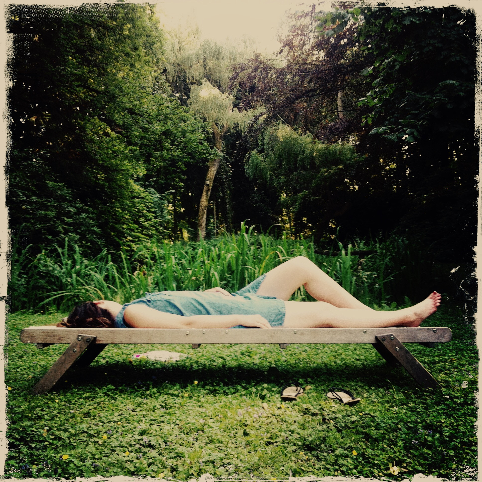 Hipstamatic 273 sample photo. Outside photography