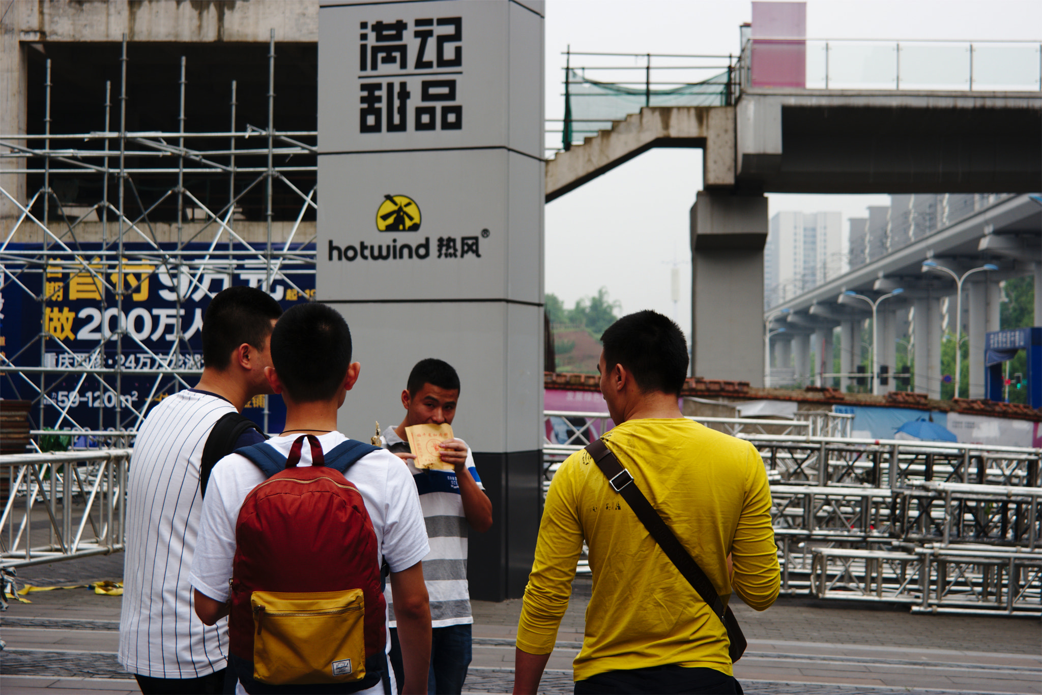Samsung NX 18-55mm F3.5-5.6 OIS sample photo. Street photo #10 photography