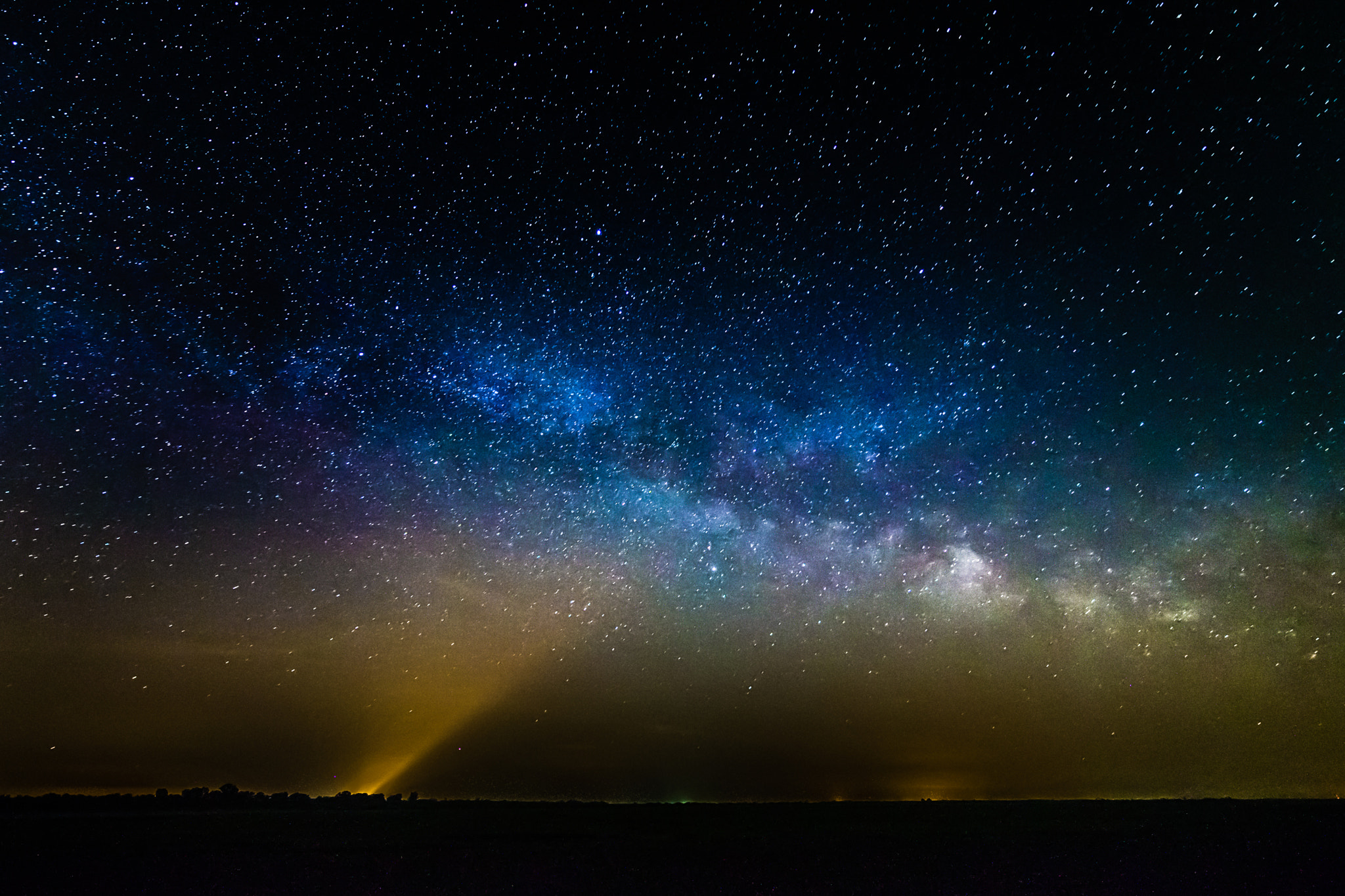 Canon EF 11-24mm F4L USM sample photo. No escape from light pollution photography
