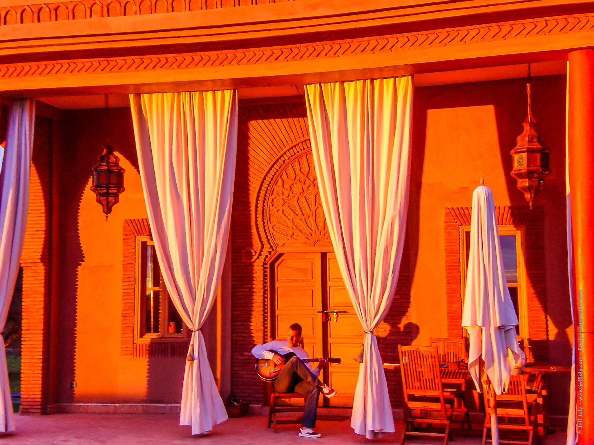 Sony DSC-P10 sample photo. Playin'the blues in marrakech photography