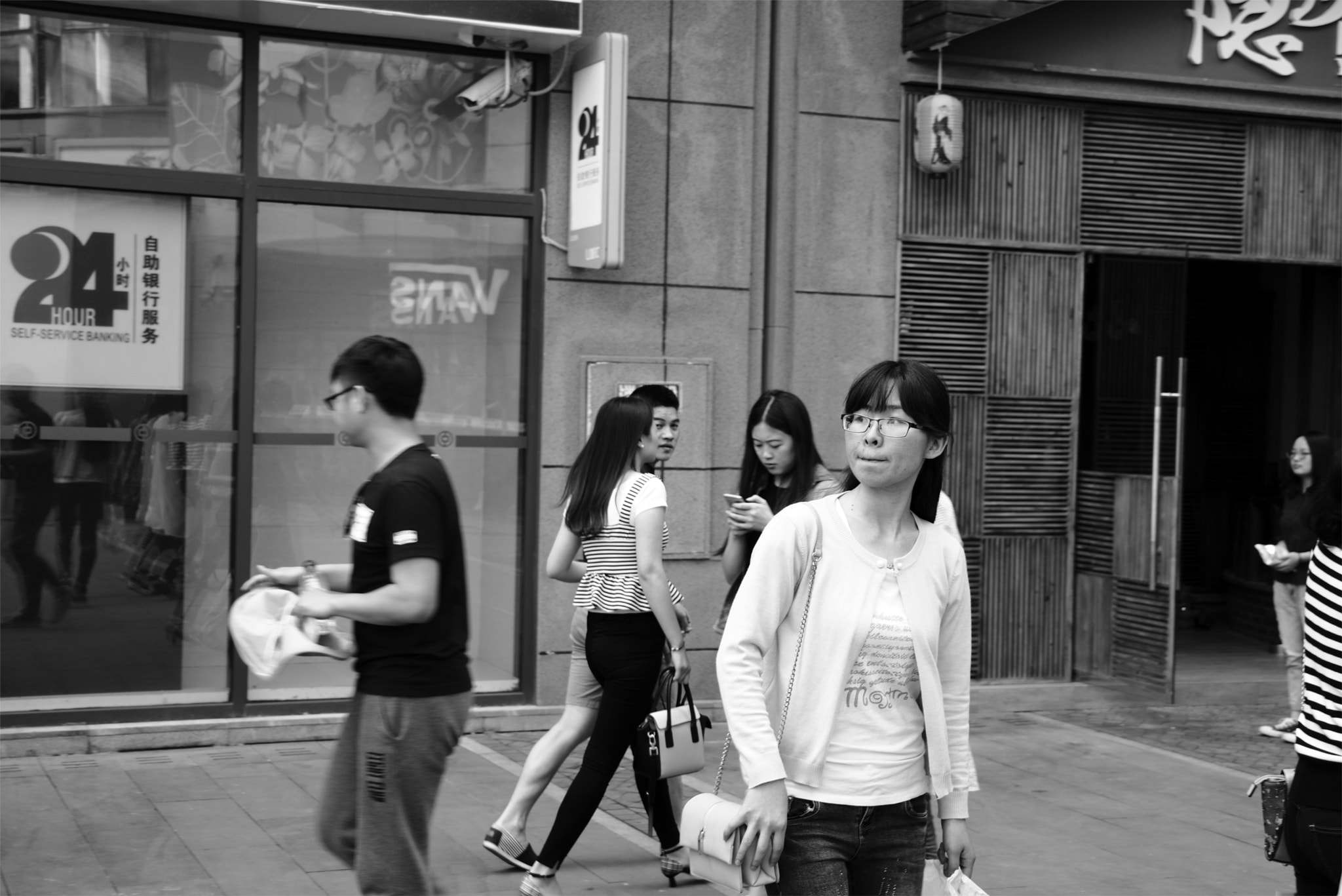 Samsung NX500 + Samsung NX 18-55mm F3.5-5.6 OIS sample photo. Street photo #16 bw photography