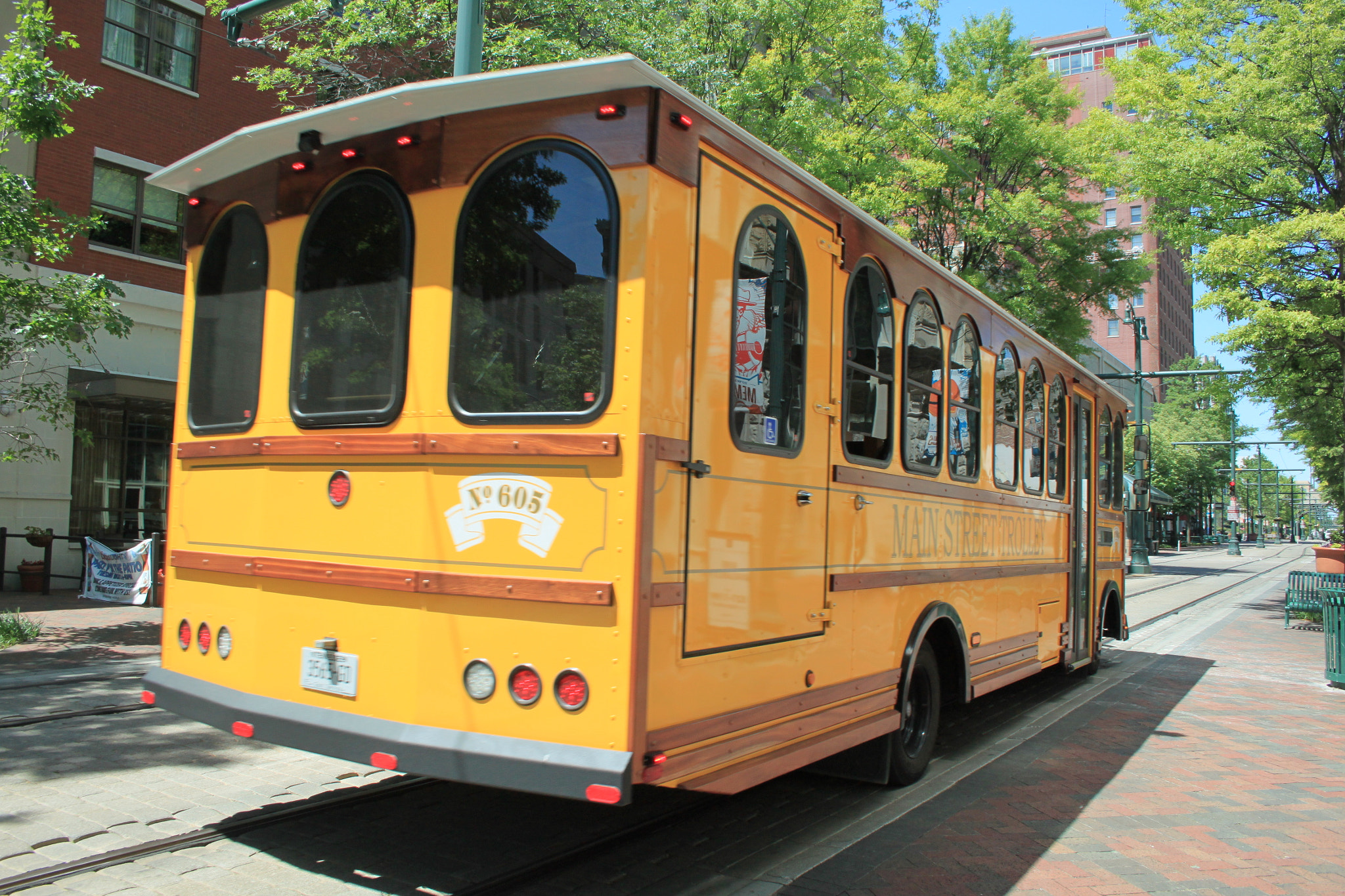 Canon EF-S 18-55mm F3.5-5.6 sample photo. Main street trolley photography