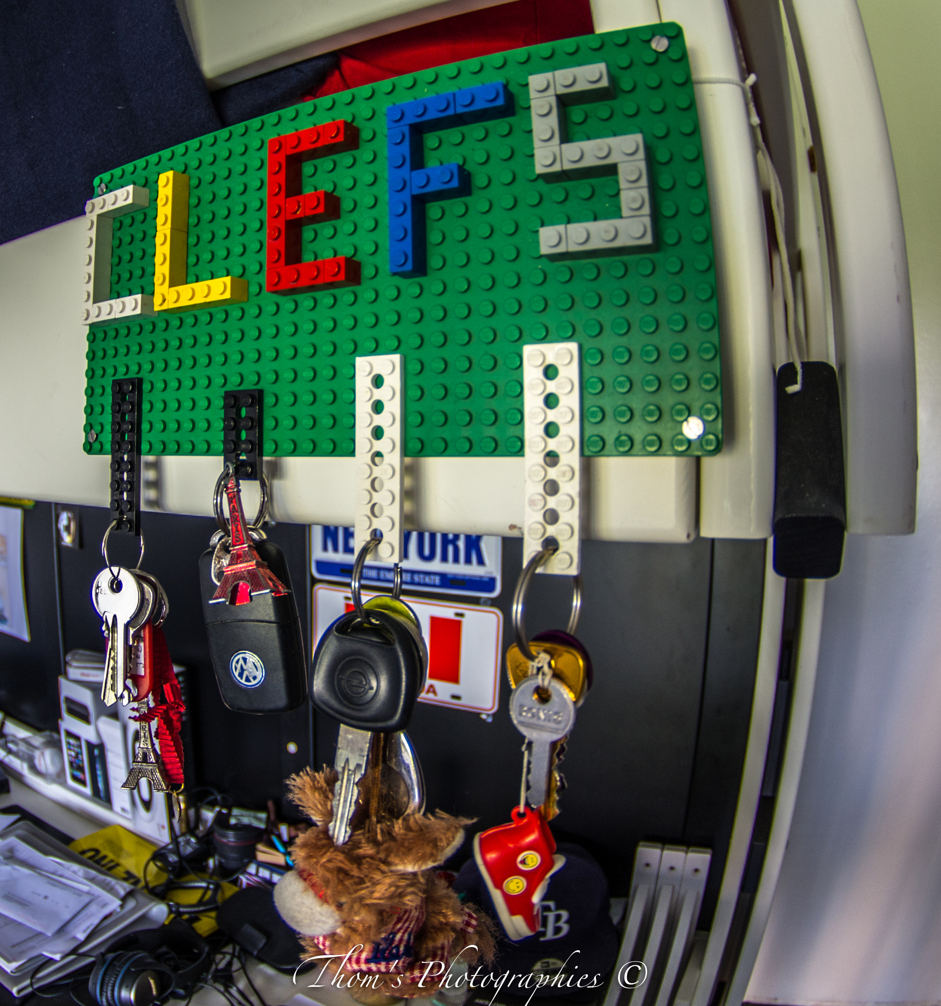 Pentax K-5 sample photo. Keychain lego / porte clé lego photography