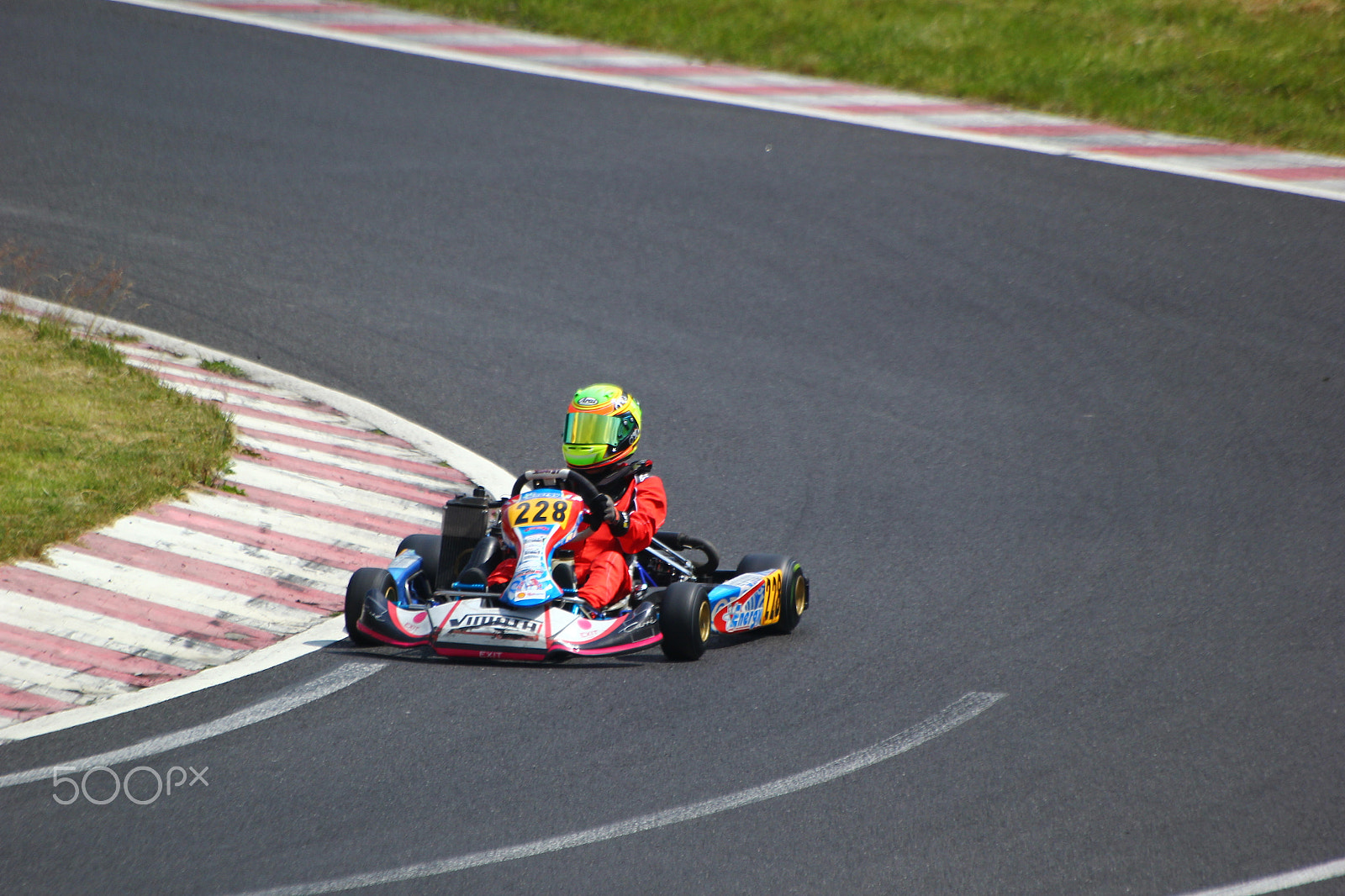 Sigma 70-300mm F4-5.6 APO DG Macro sample photo. Gokart photography