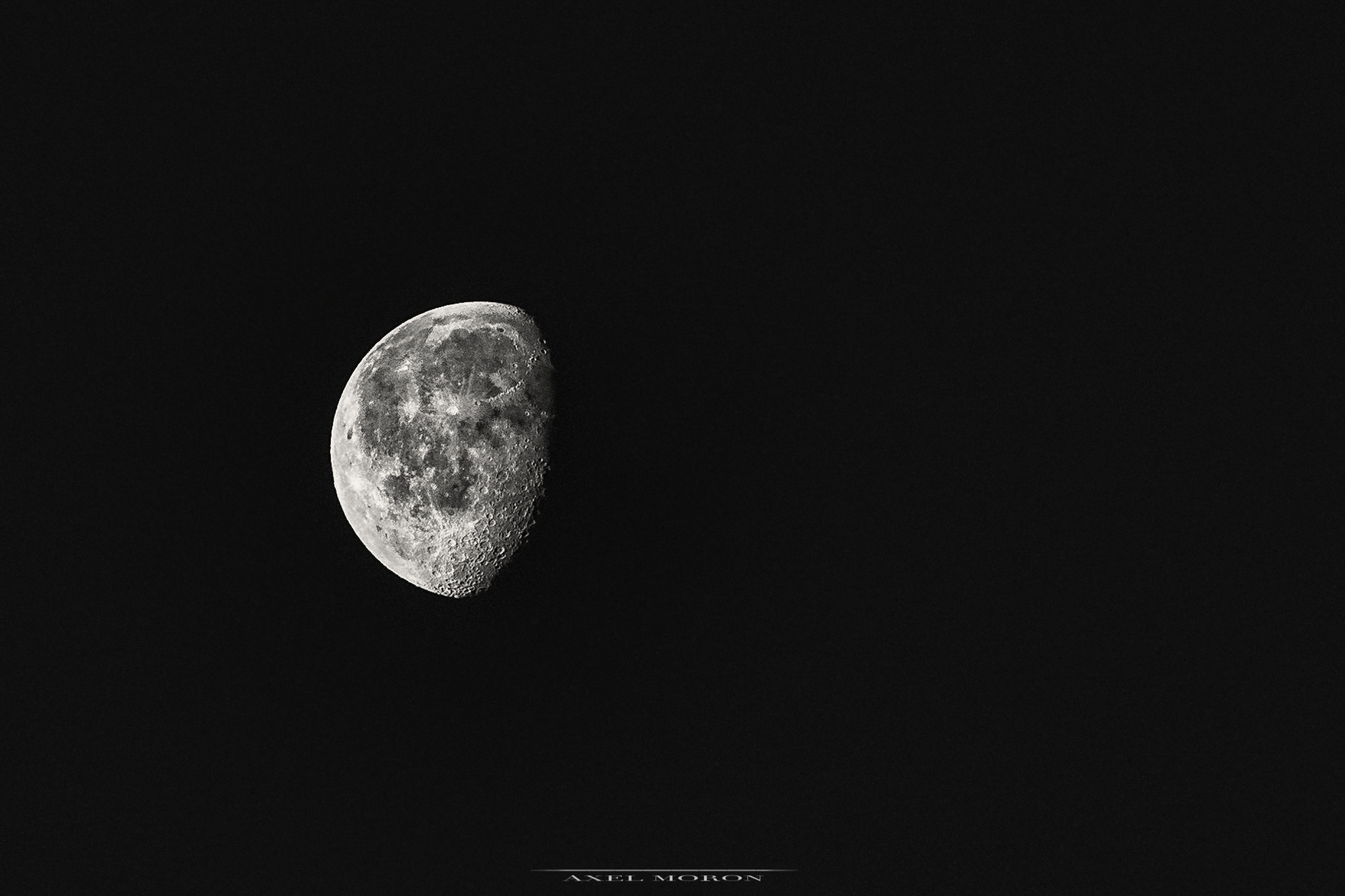 Nikon Nikkor AF-S 300mm F4E PF ED VR sample photo. Moon photography
