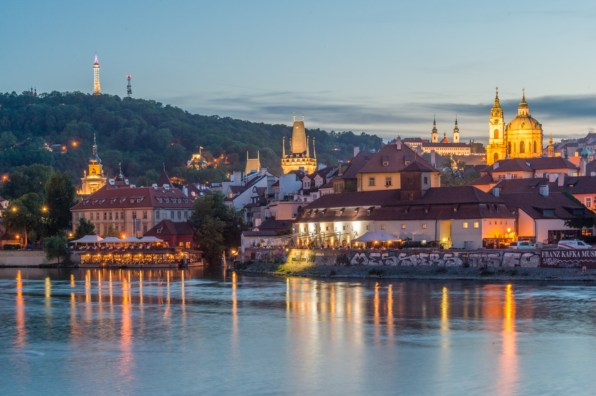 Nikon D4S sample photo. Prague, czech republic (sunday evening) photography