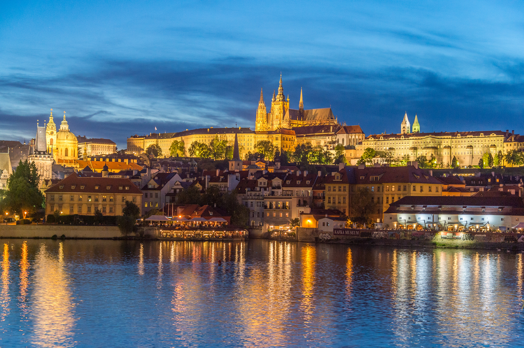 Nikon D4S sample photo. Prague, czech republic (sunday evening) photography