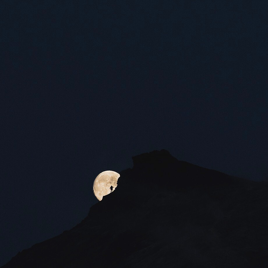 70-200mm F2.8 OSS sample photo. Shoot for the moon. photography