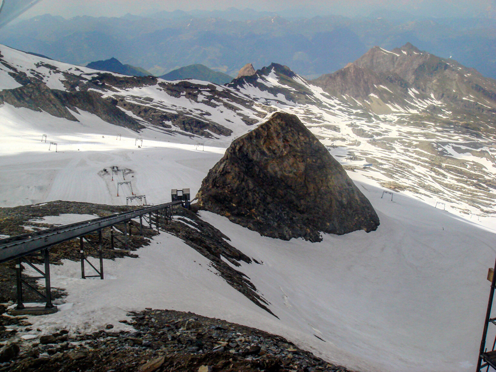 Sony DSC-T30 sample photo. Snowing mountain in austria photography