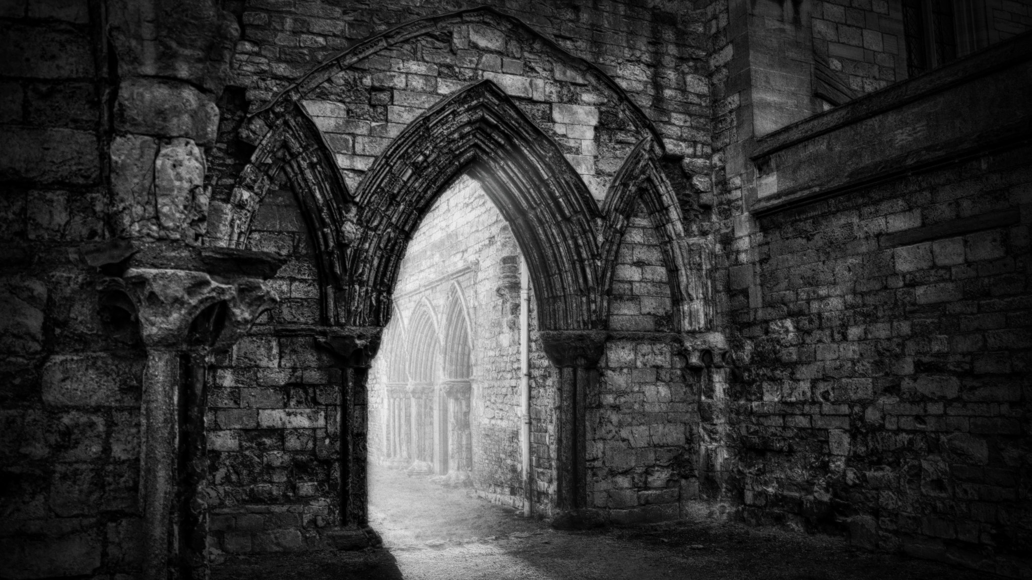 Canon EF-M 18-55mm F3.5-5.6 IS STM sample photo. Doorway - medieval bishop's palace, lincoln photography
