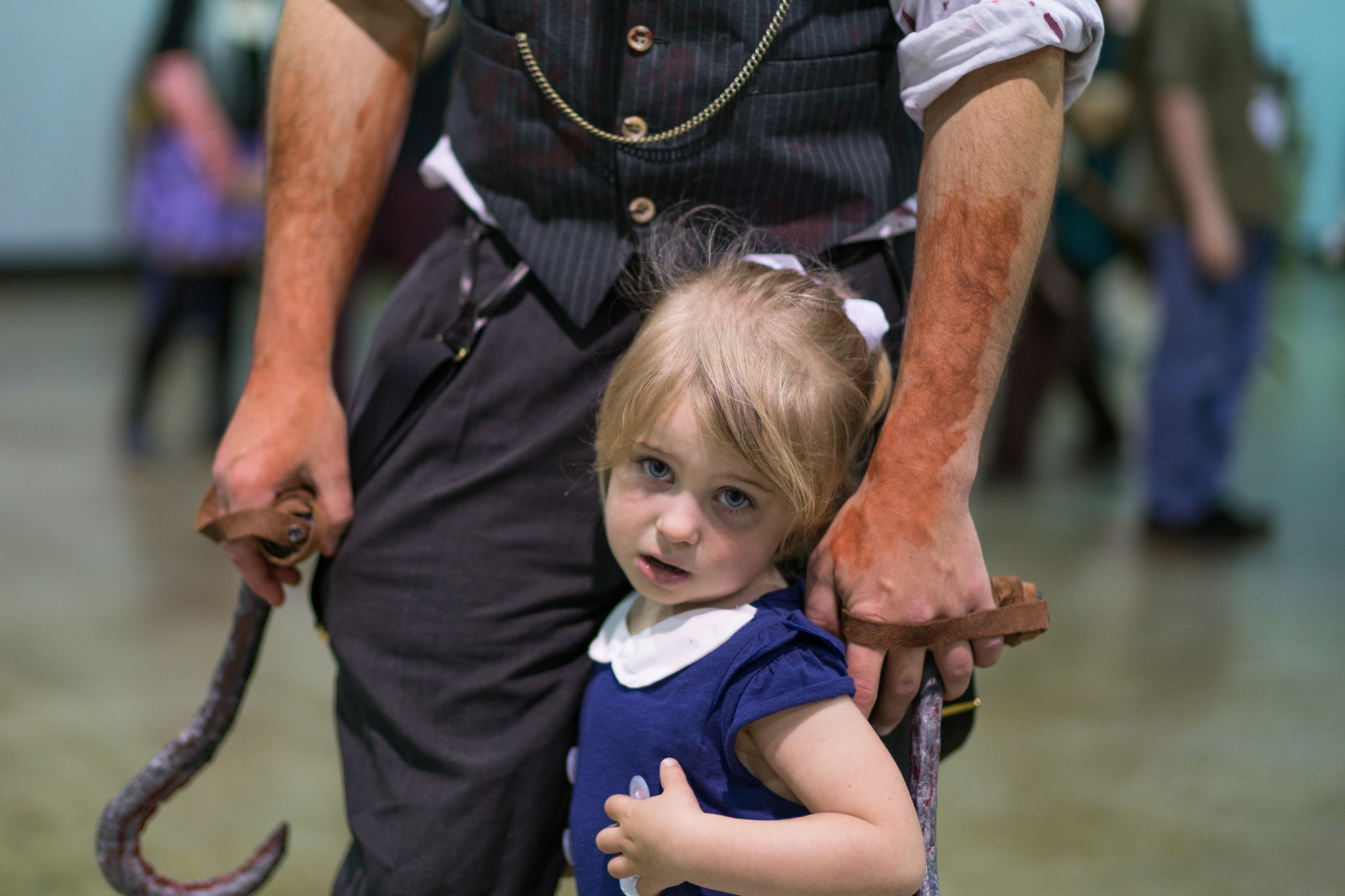 Sony Planar T* 50mm F1.4 ZA SSM sample photo. Splicer and little sister photography