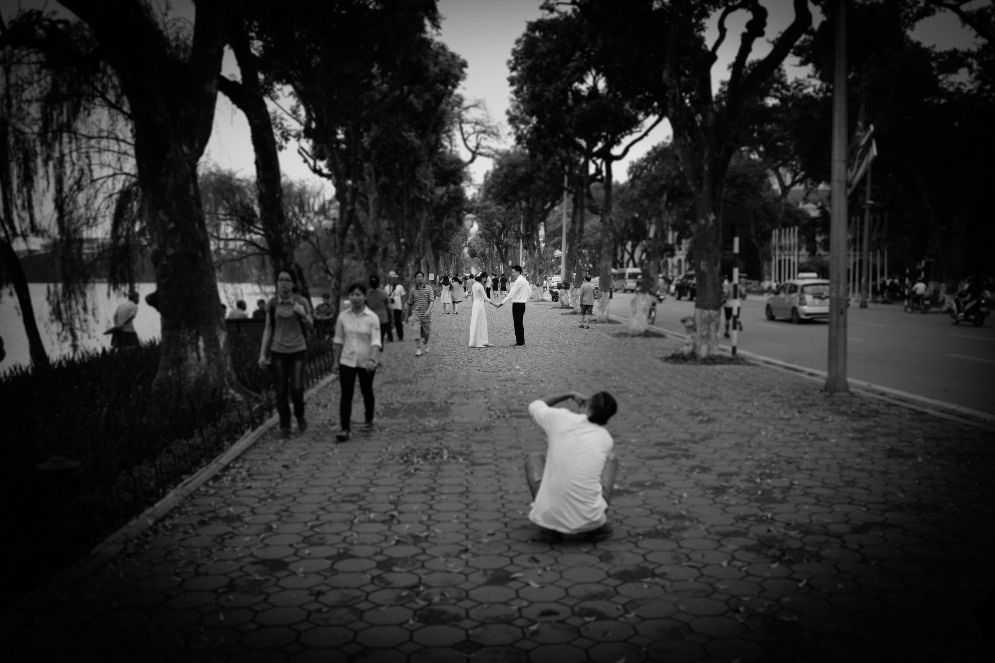 Nikon D3300 + Nikon AF-S Nikkor 20mm F1.8G ED sample photo. Couple in hanoi photography