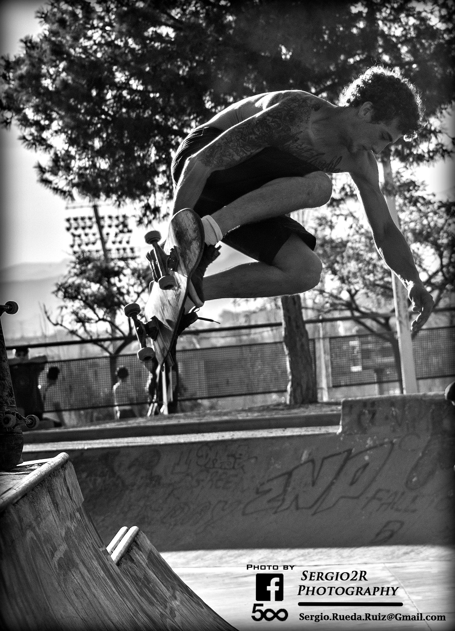 Pentax K-r + Sigma sample photo. Skate photography