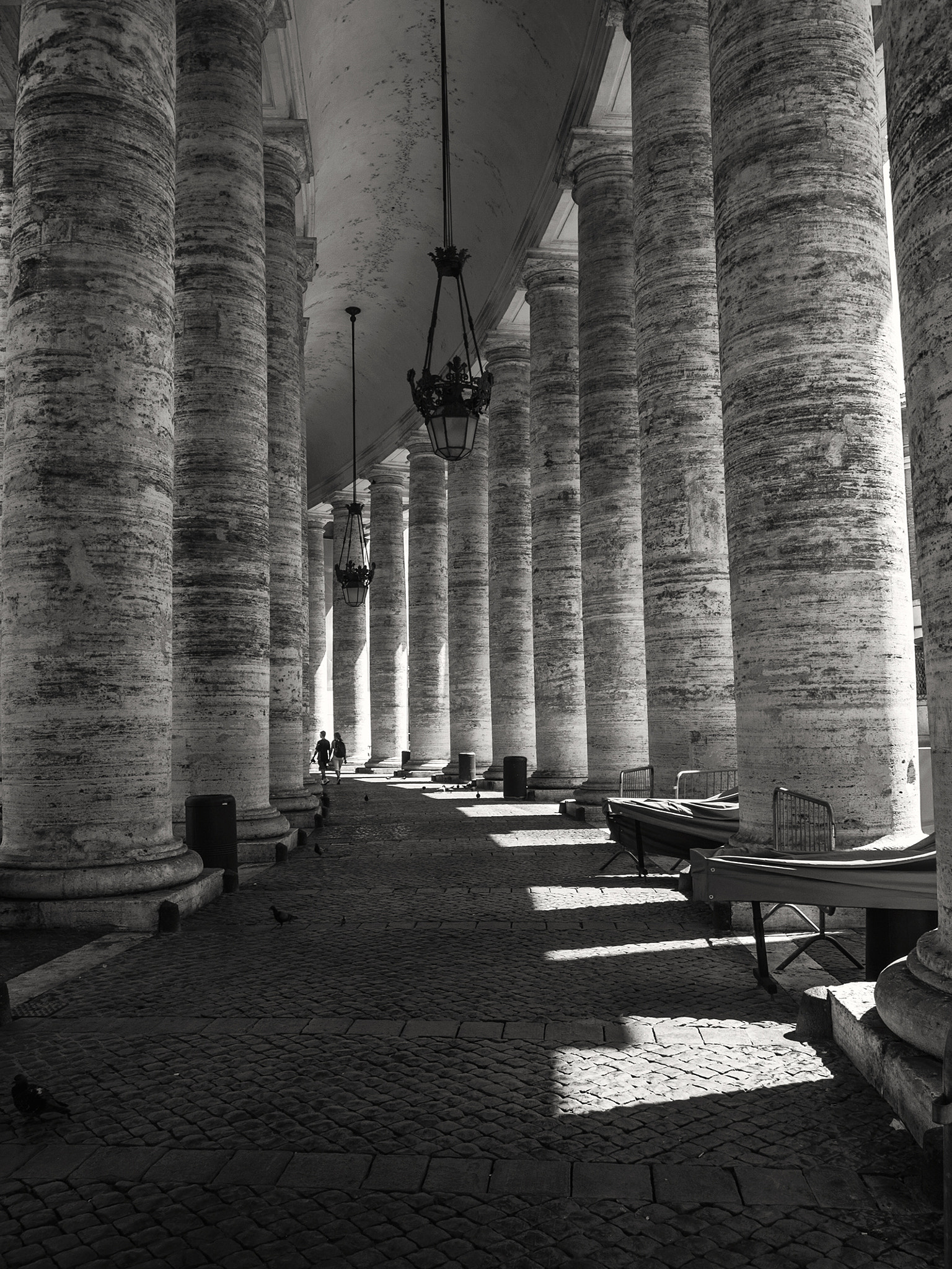 Leica Digilux 3 sample photo. 27 de mayo - paseo entre columnas photography