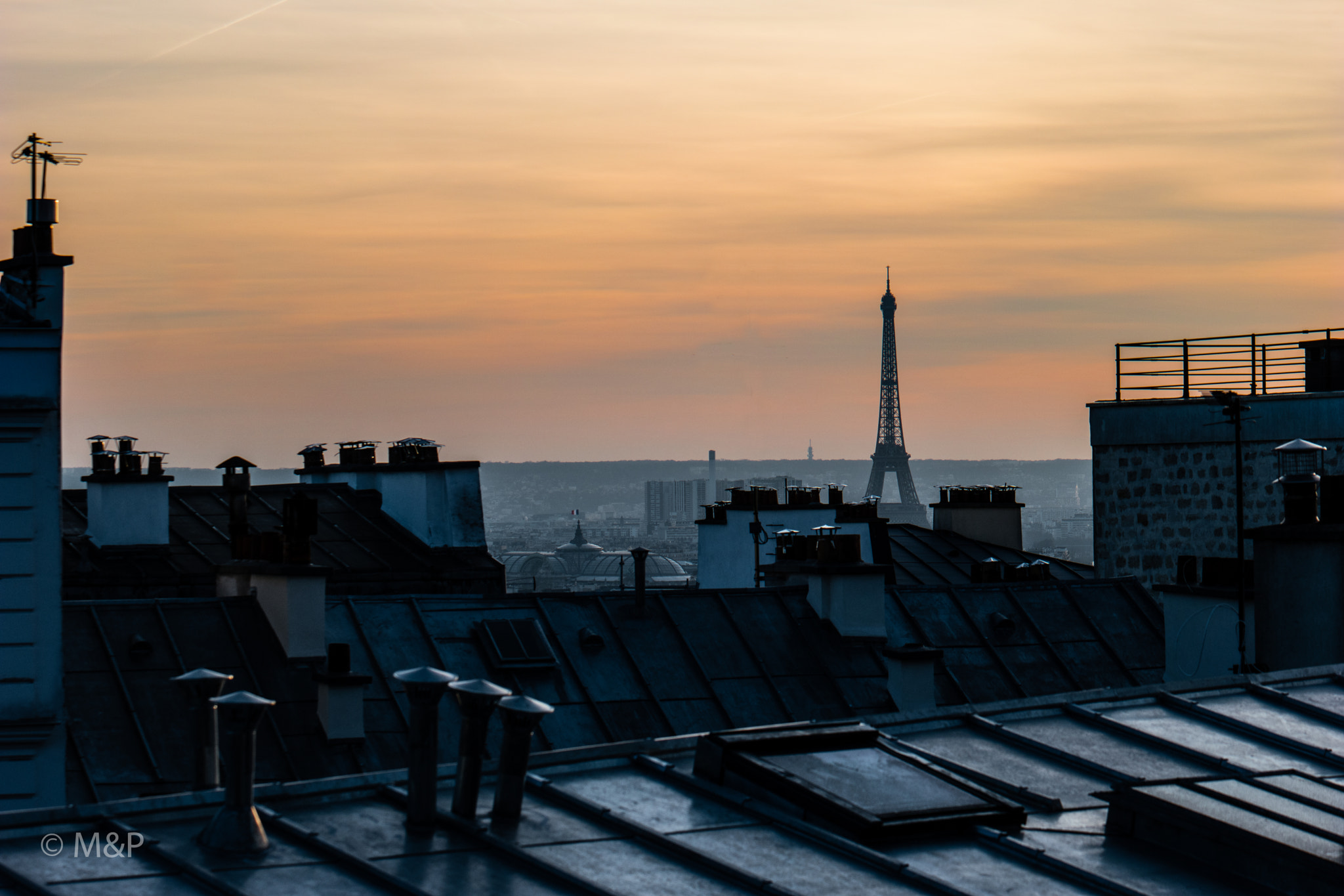 Samsung NX1 + Samsung NX 50-200mm F4-5.6 ED OIS sample photo. Sur les toits de paris photography