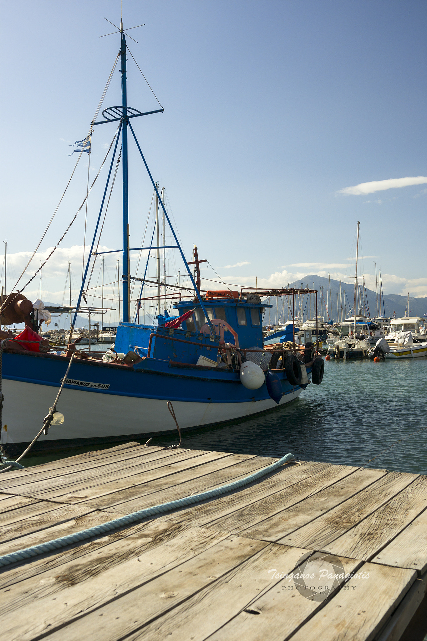 Samsung NX 20-50mm F3.5-5.6 ED sample photo. Fish boat photography