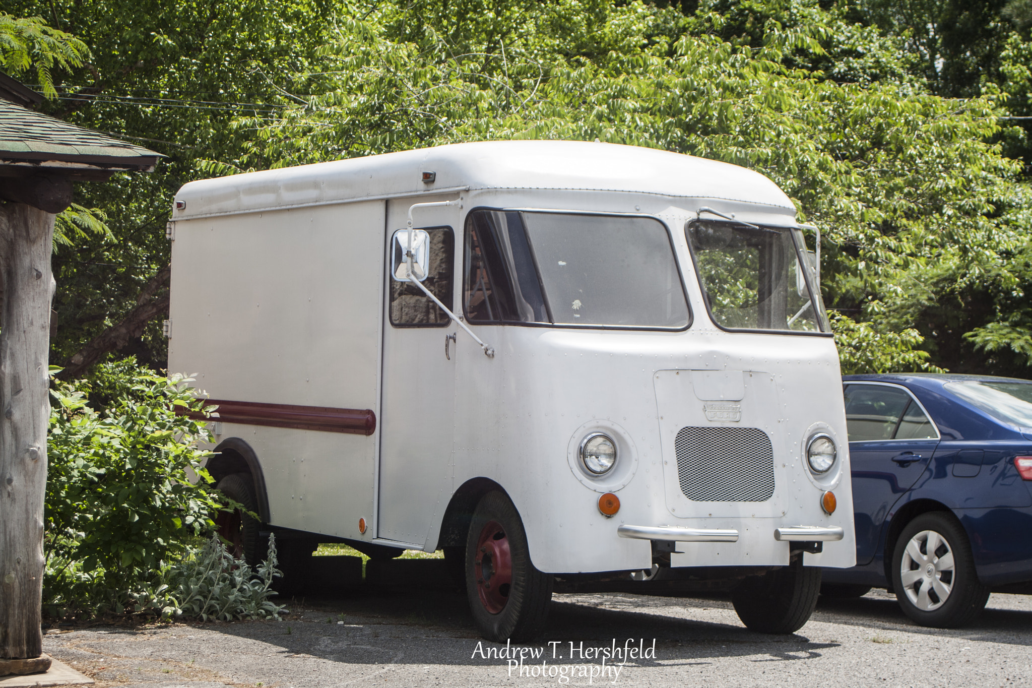 Canon EF 28-80mm f/3.5-5.6 sample photo. Old bread truck photography