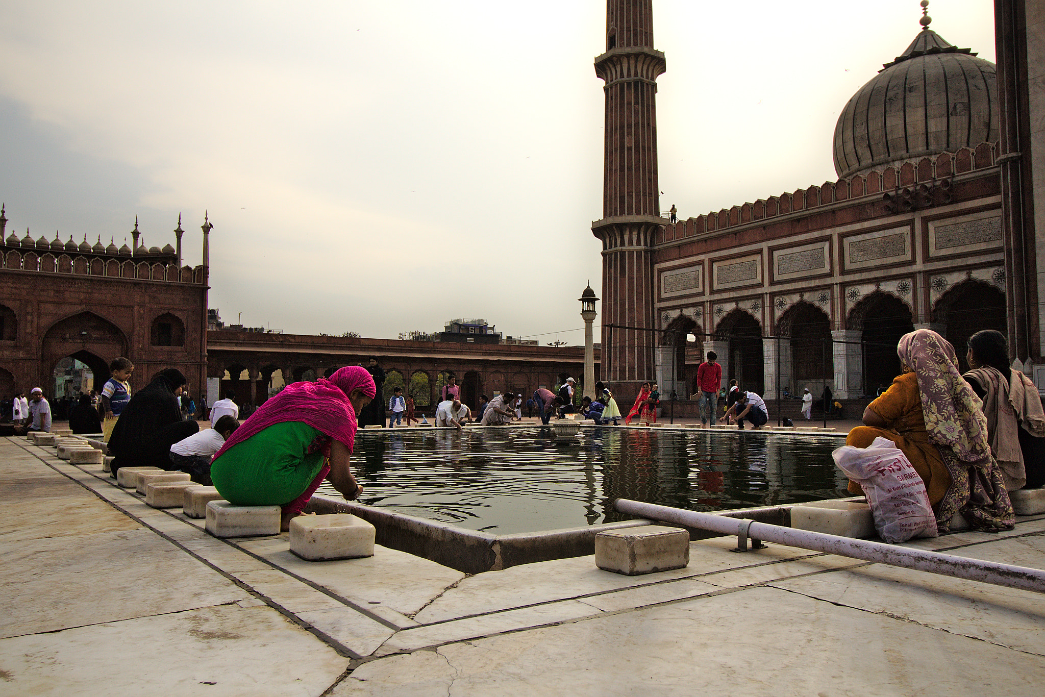 Canon EF-S 10-18mm F4.5–5.6 IS STM sample photo. Bathing in sight of allah. photography
