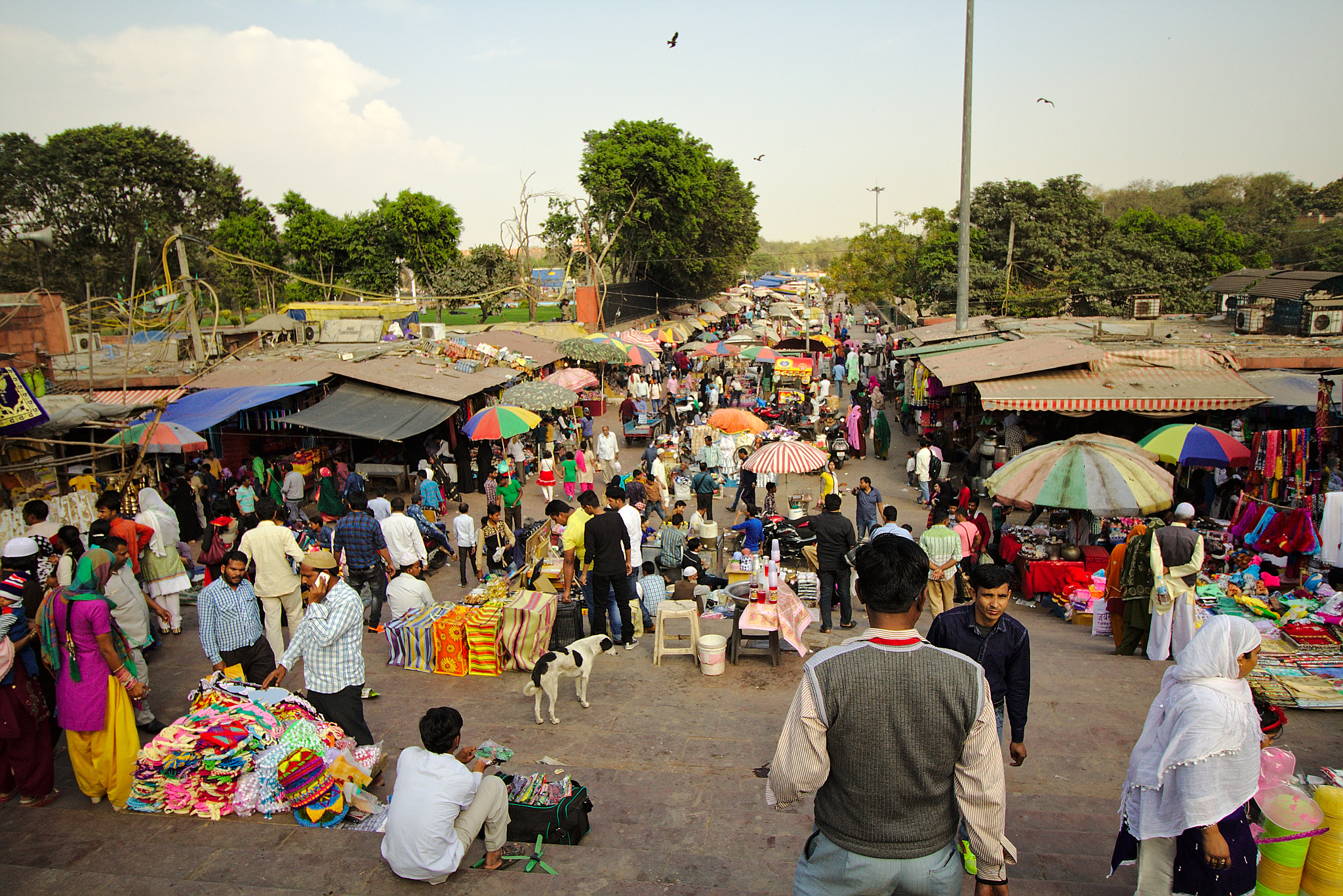 Canon EF-S 10-18mm F4.5–5.6 IS STM sample photo. Doorstep market. photography