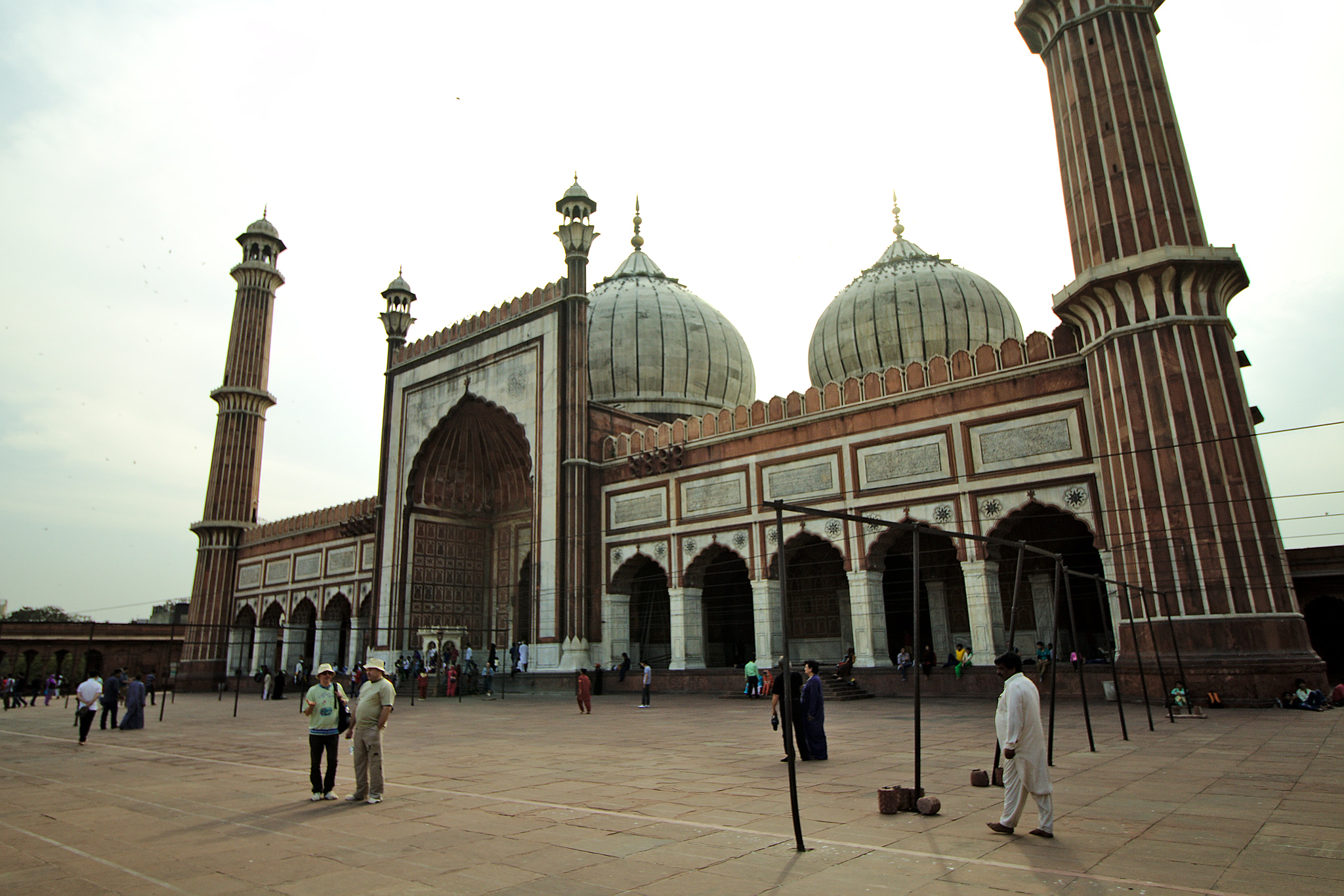 Canon EF-S 10-18mm F4.5–5.6 IS STM sample photo. Backlit masjid. photography