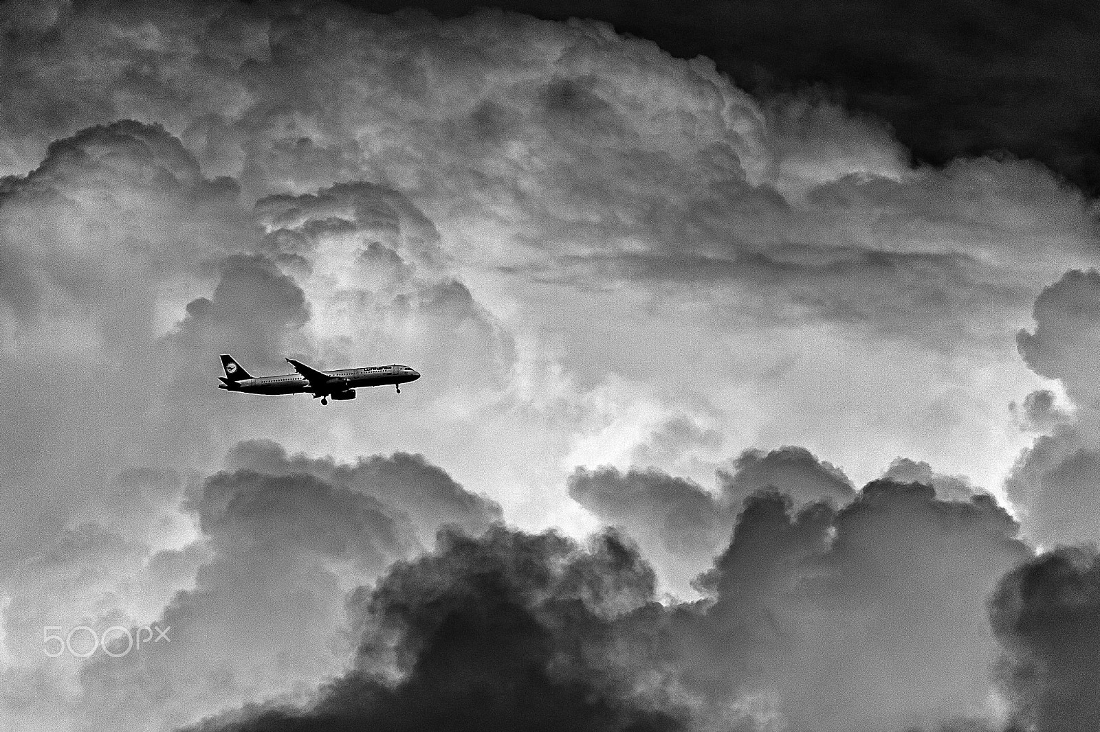 Canon EOS 500D (EOS Rebel T1i / EOS Kiss X3) sample photo. Traveling in the clouds. photography