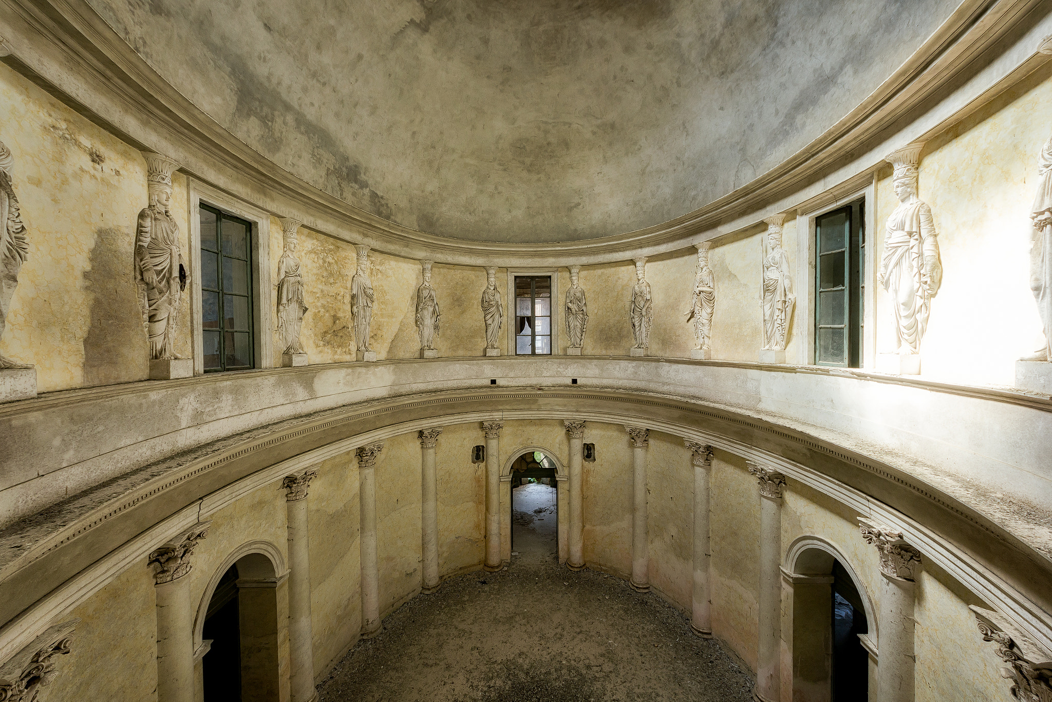 Sigma 8-16mm F4.5-5.6 DC HSM sample photo. Guardiani del tempo photography