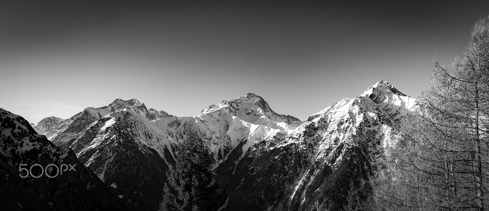 Nikon D5 + Nikon AF-S Nikkor 20mm F1.8G ED sample photo. French alpes photography