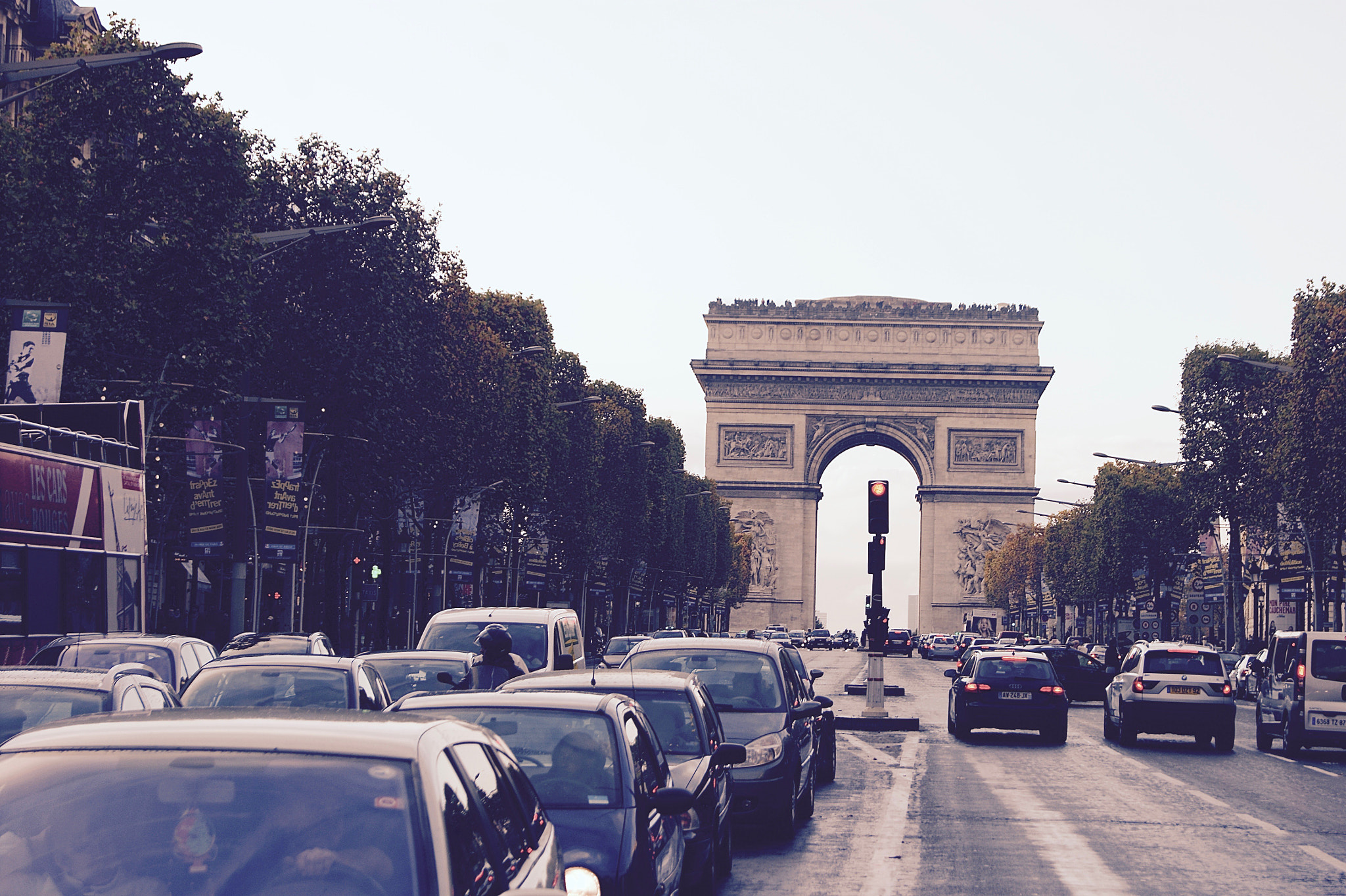 Sony Alpha DSLR-A390 sample photo. Champs-Élysées,paris photography