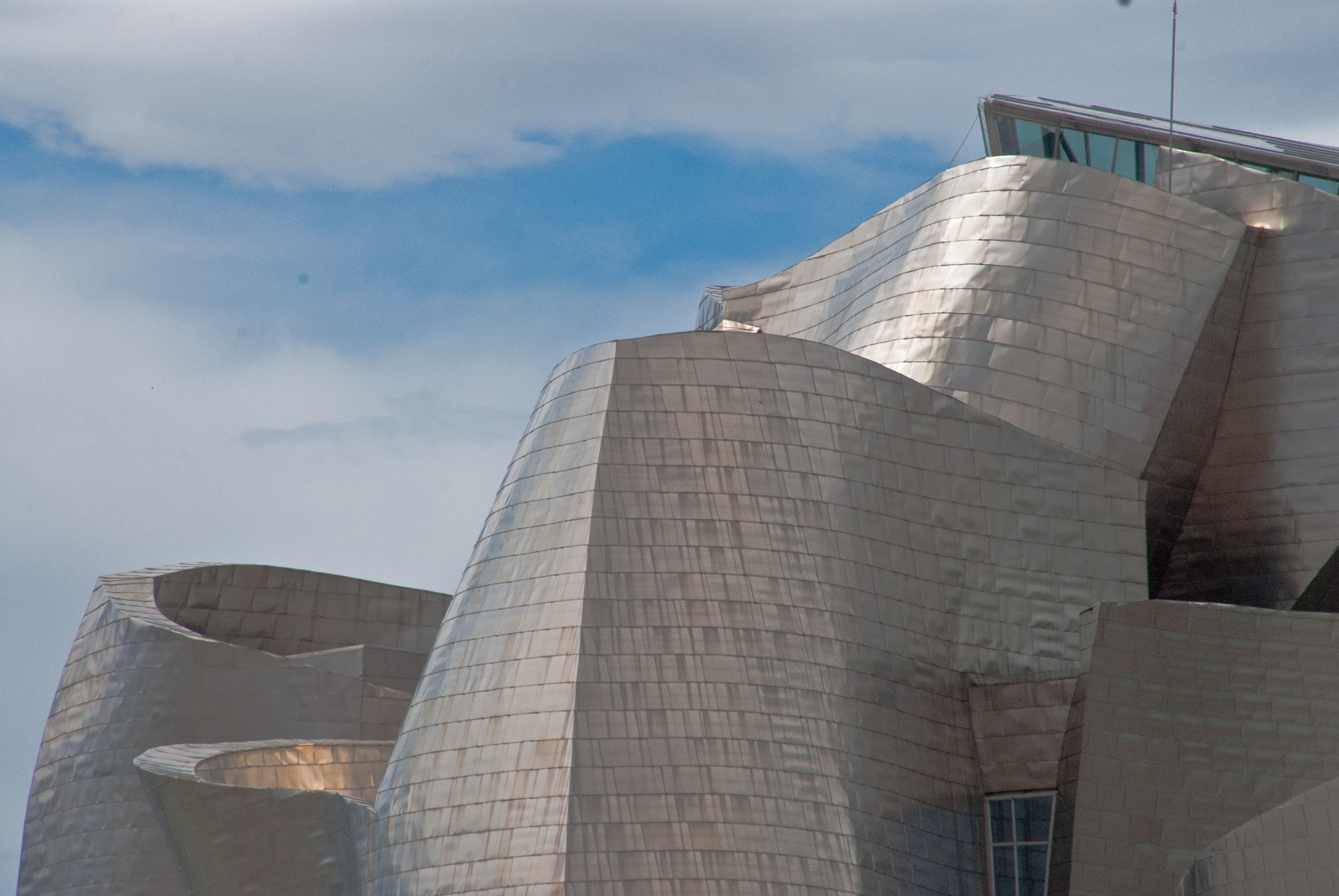 Nikon D200 + Sigma 18-200mm F3.5-6.3 DC sample photo. Guggenheim iii photography