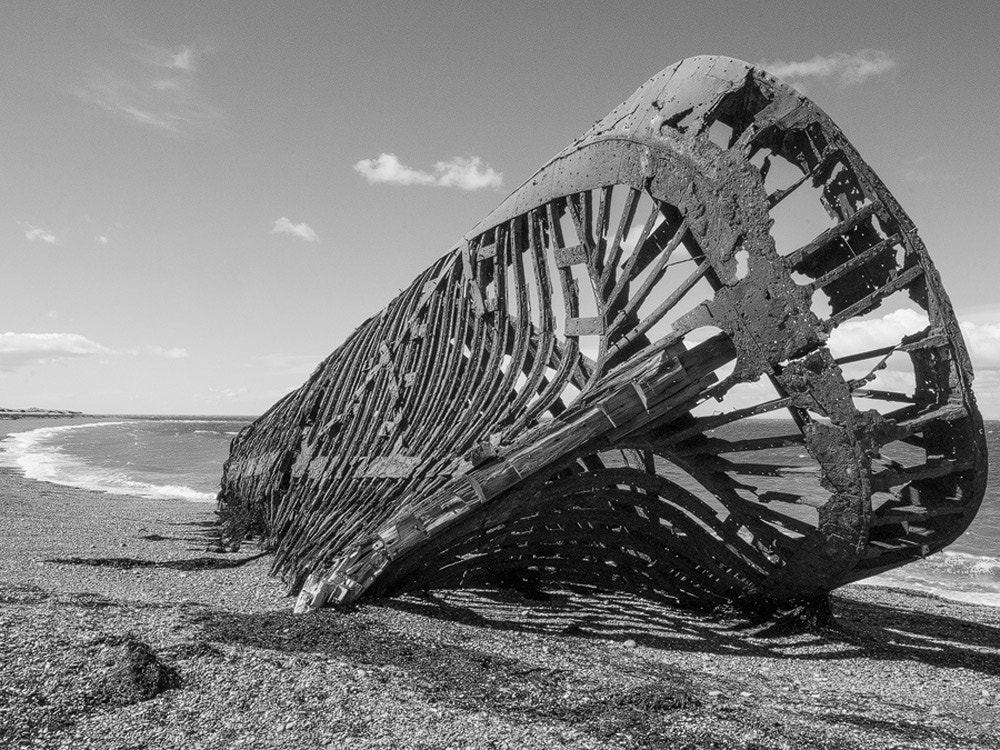 Nikon D300S + Sigma 17-35mm F2.8-4 EX Aspherical sample photo. Old vessel photography