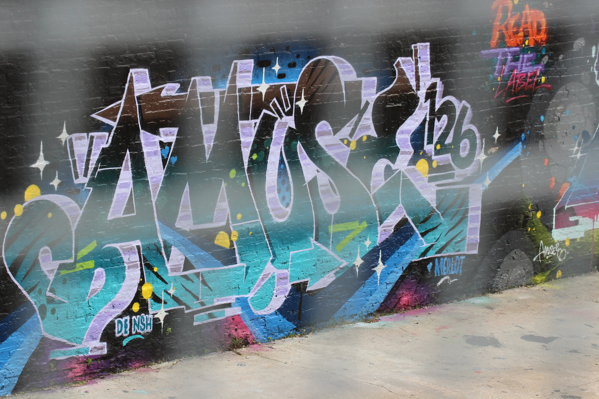 Canon EF 70-300mm F4-5.6L IS USM sample photo. Graffiti1 photography