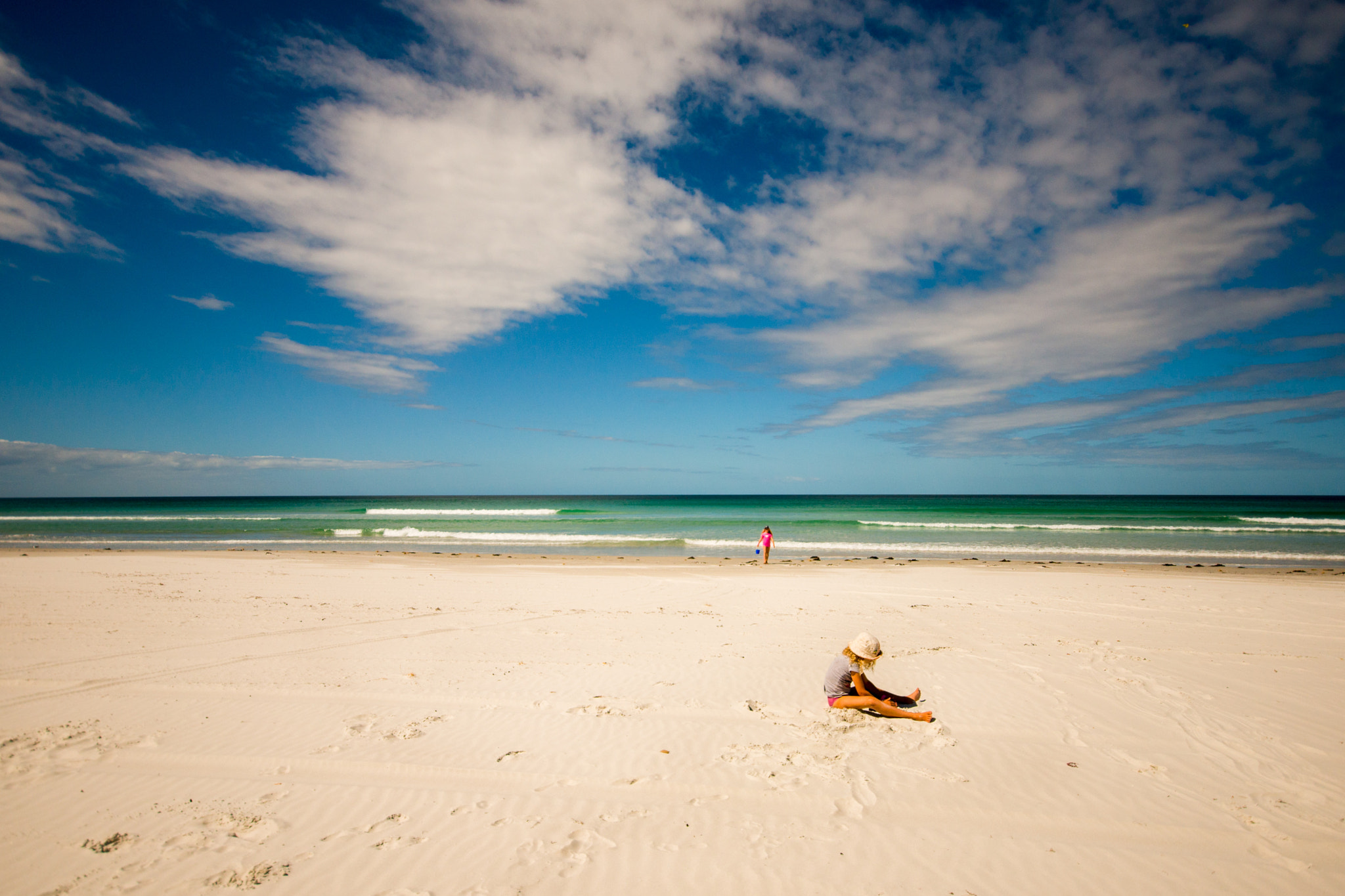 Sigma 10-20mm F4-5.6 EX DC HSM sample photo. Playing in the sand at rarawa photography