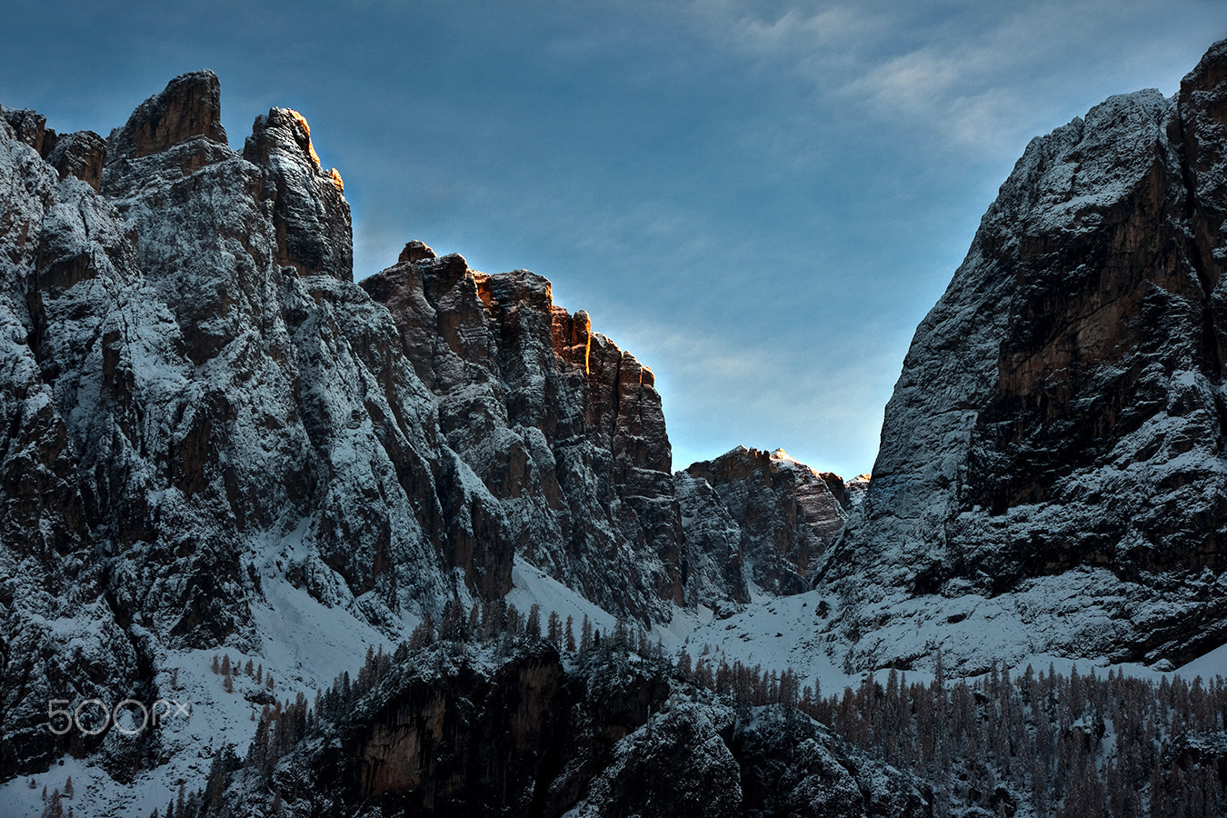 Sony Alpha DSLR-A700 sample photo. Evening on the peaks photography