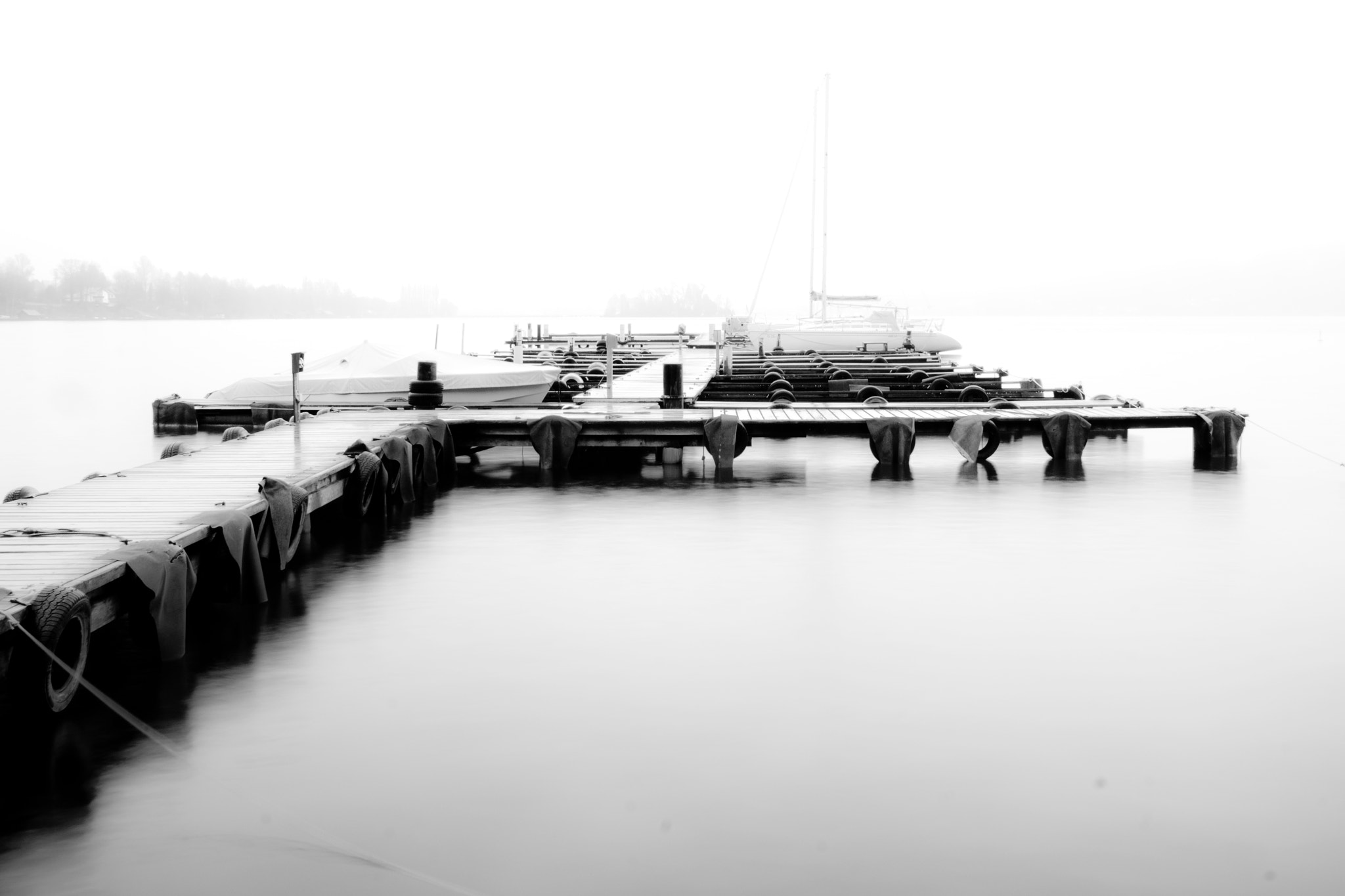 Sony SLT-A33 sample photo. Rain at the lake photography