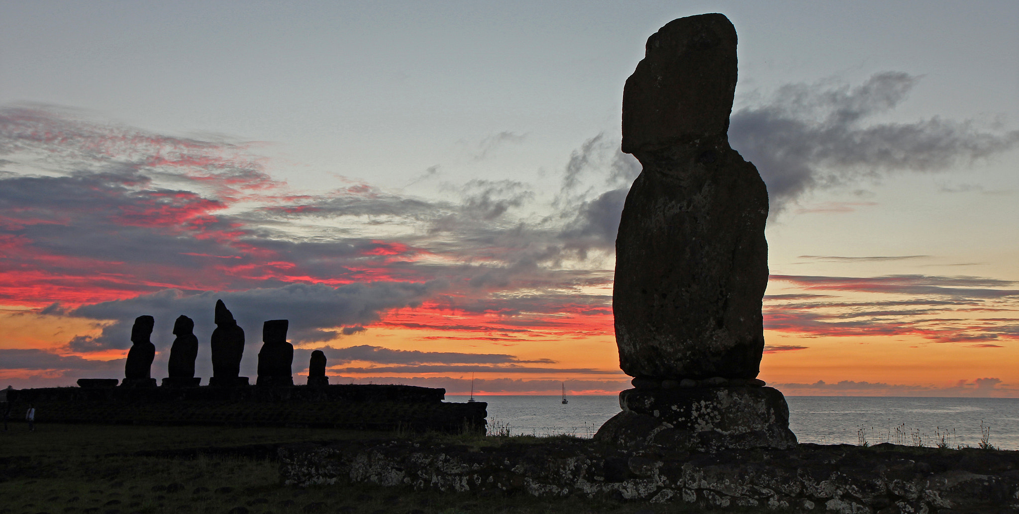 Canon EF-S 17-55mm F2.8 IS USM sample photo. The magic of easter island - 1 photography