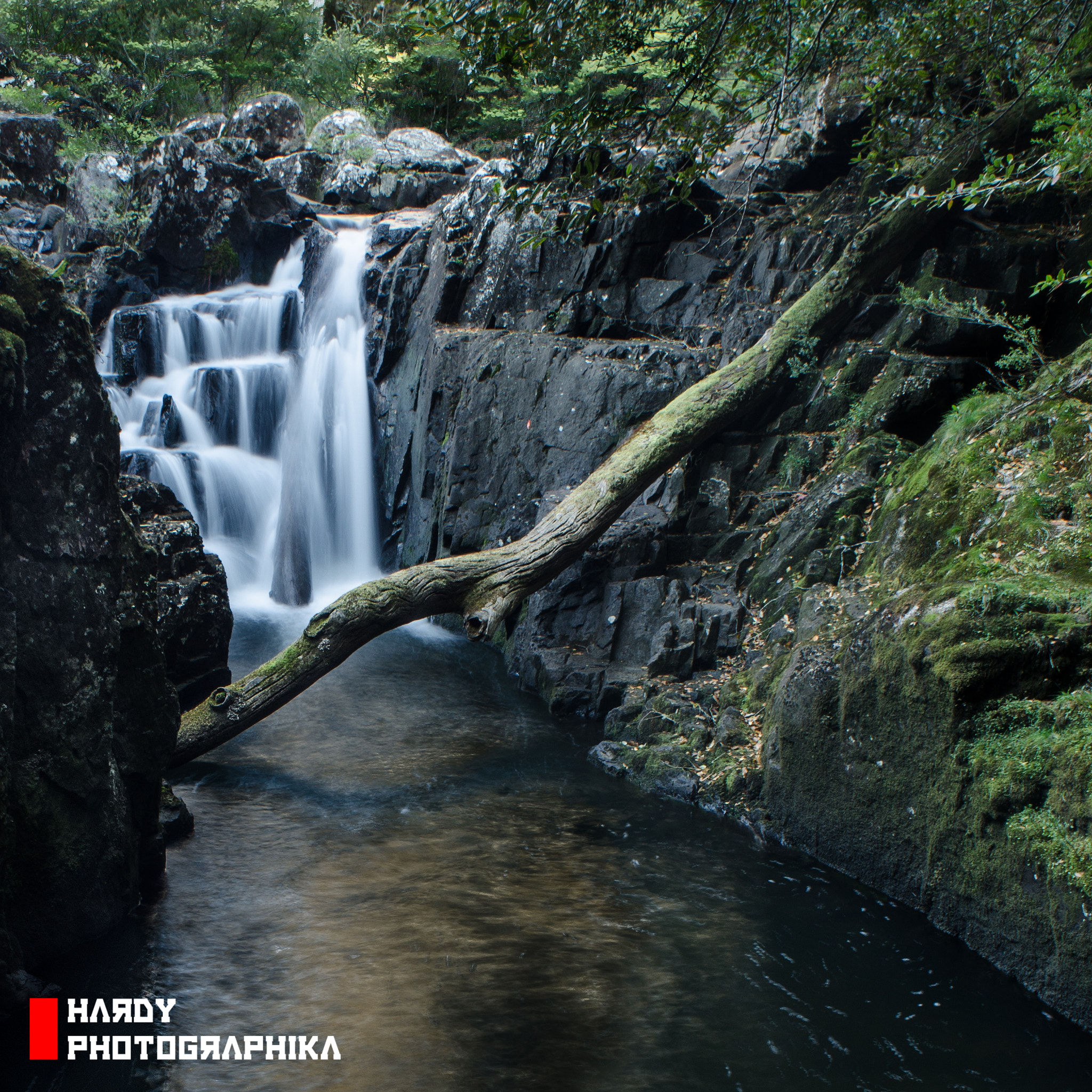 Nikon D7000 + Nikon AF Nikkor 20mm F2.8D sample photo. Gloucester falls photography