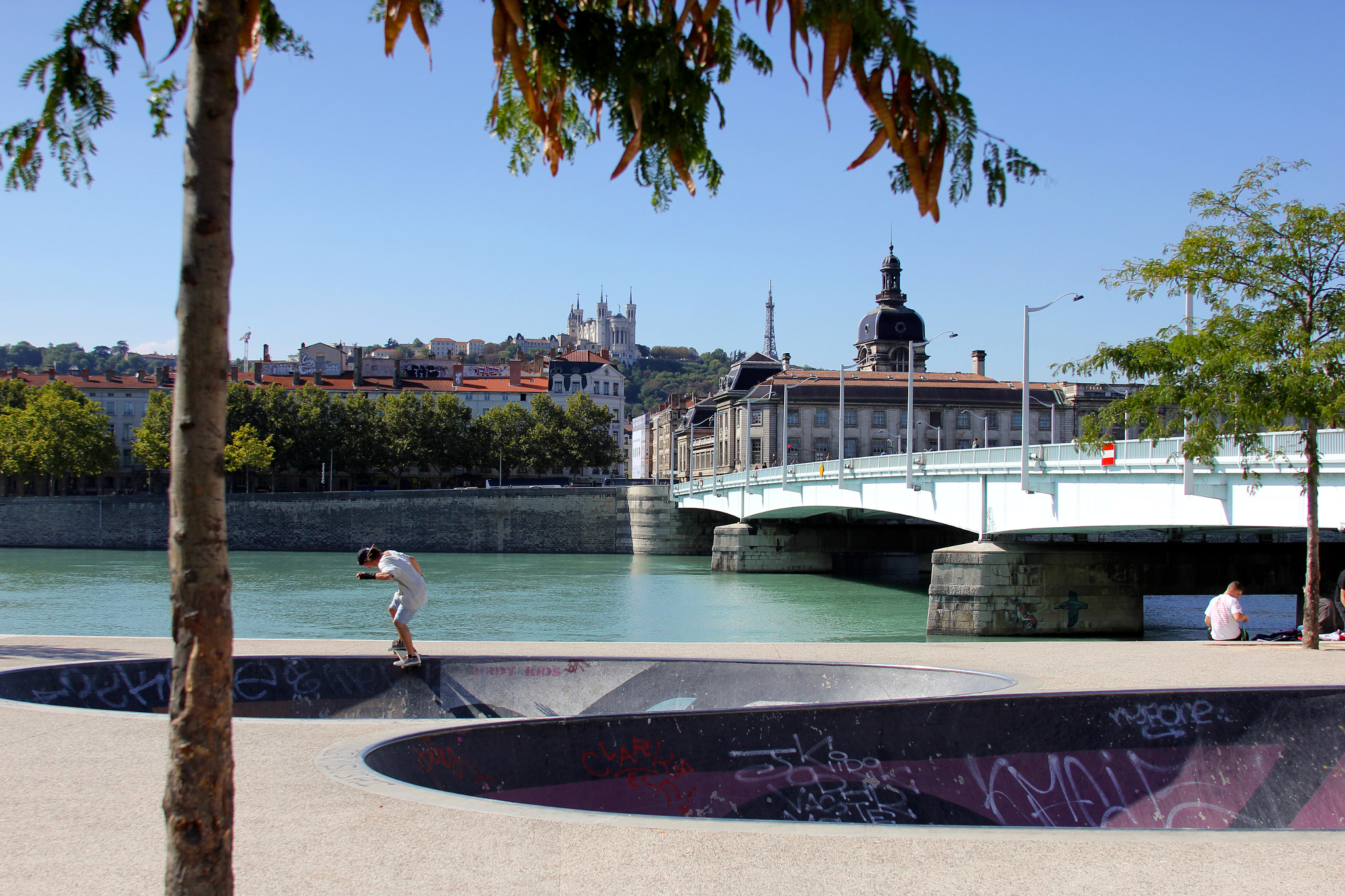 Canon EF 28-135mm F3.5-5.6 IS USM sample photo. The beauty of lyon - a city to enjoy life photography