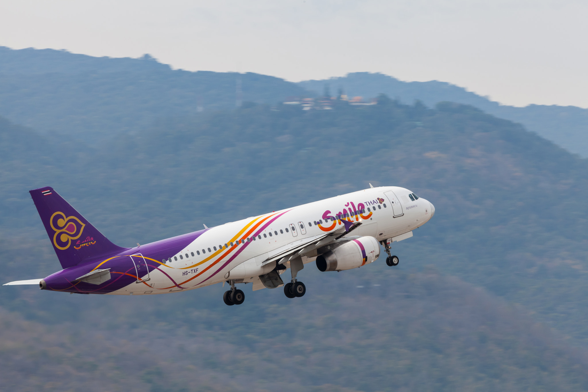 Canon EF 300mm F2.8L IS II USM sample photo. Airbus a330-300 of thaiairway. take off to bangkok photography