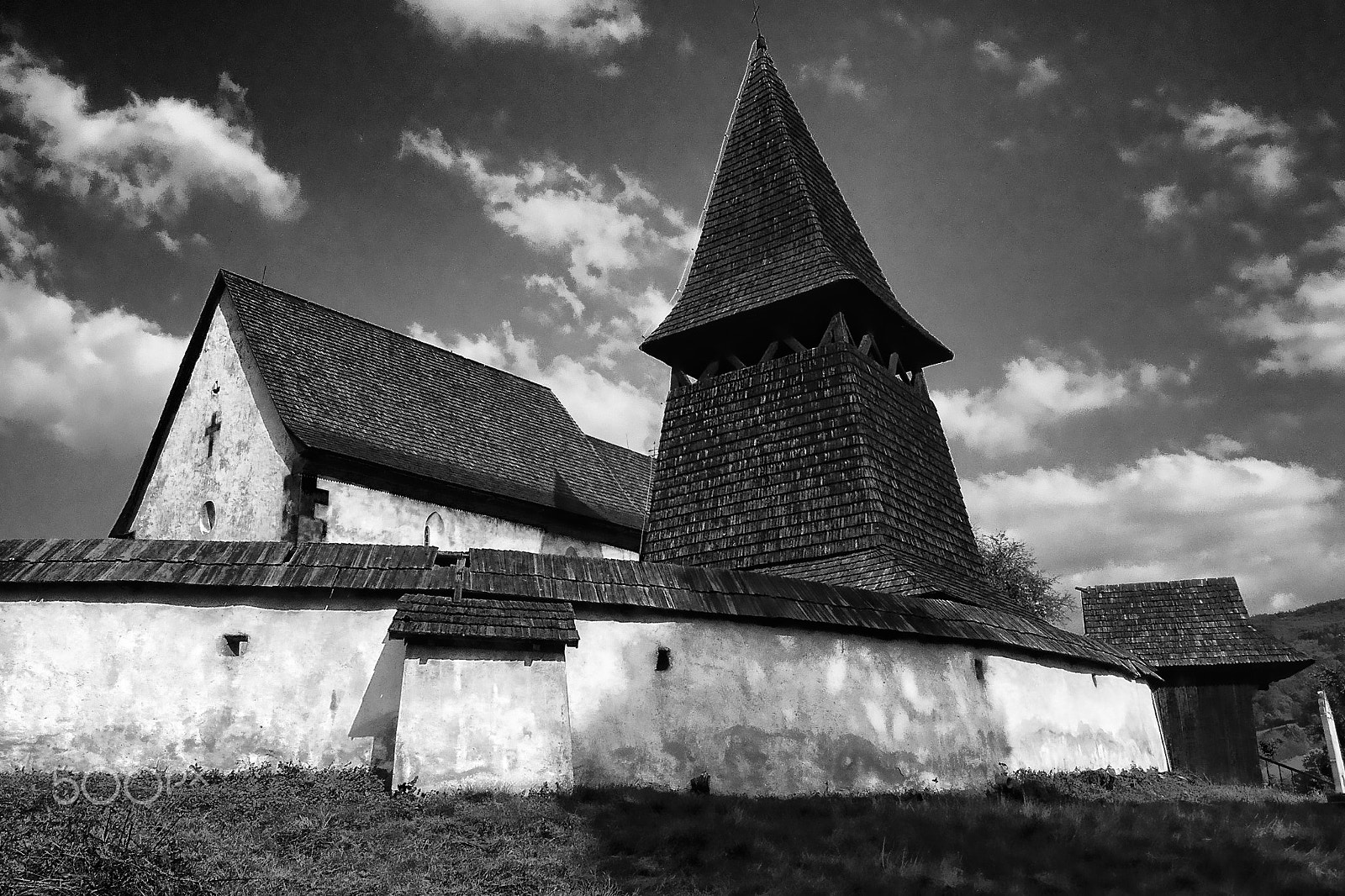 Olympus C5060WZ sample photo. St. martin church in Čerín photography