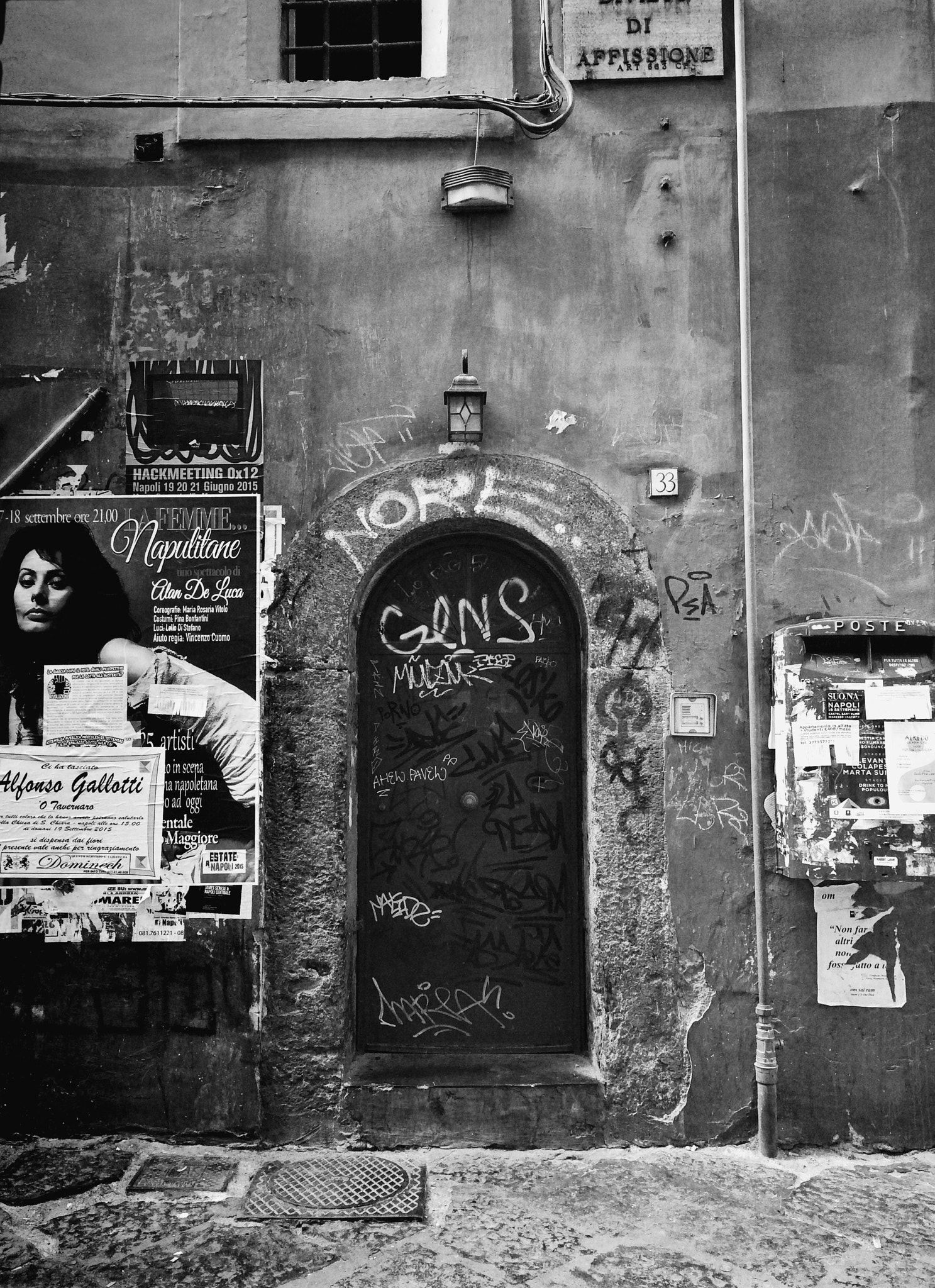 Hipstamatic 305 sample photo. If walls could speak (naples) photography